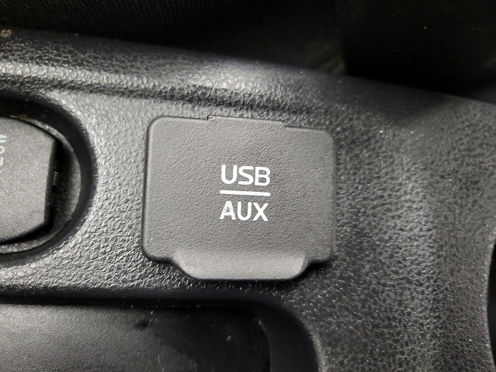 Thumbnail: 2015 Nissan Versa Note - 18