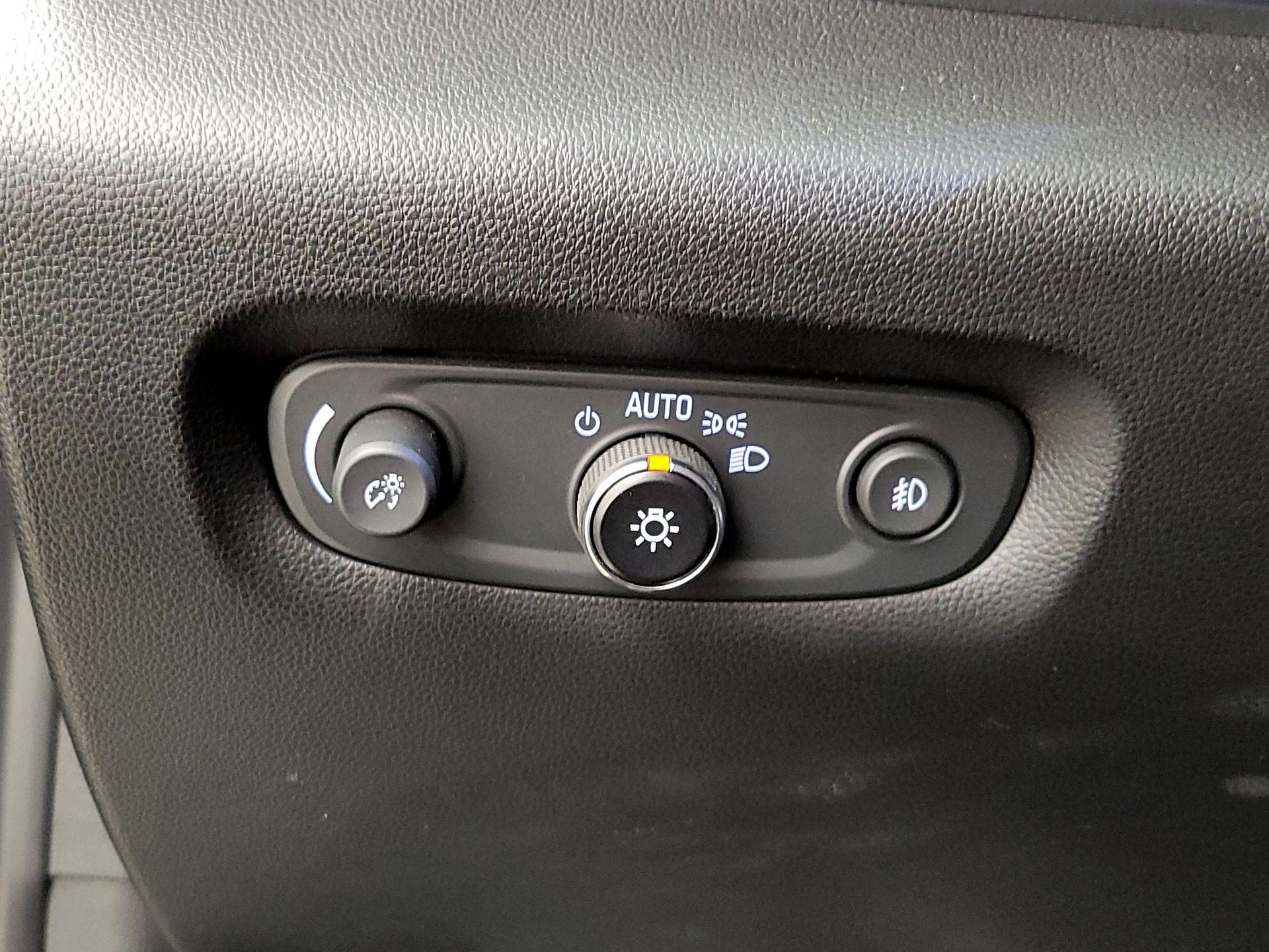 Thumbnail: 2020 Chevrolet Traverse - 13