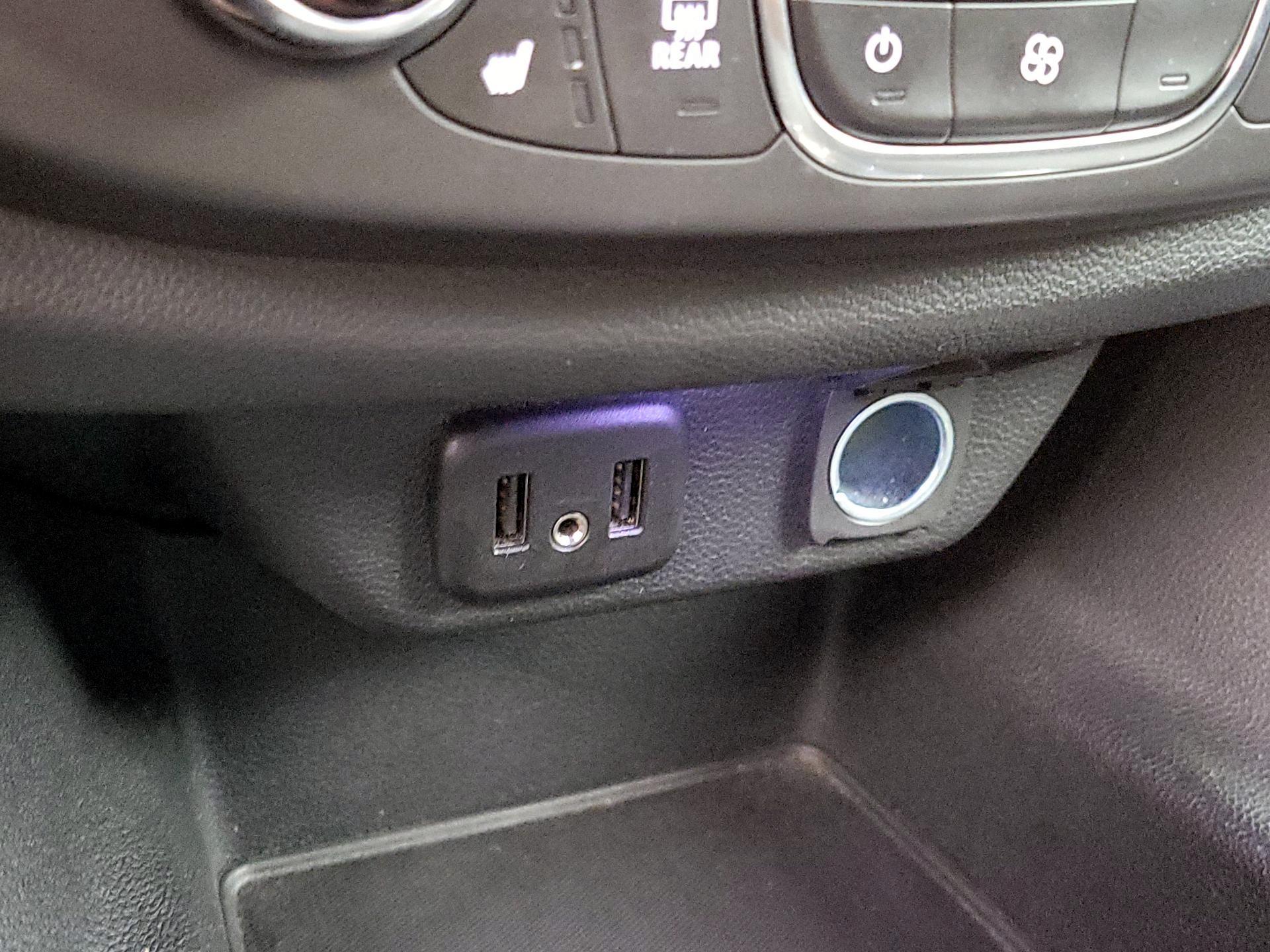 Thumbnail: 2020 Chevrolet Traverse - 18