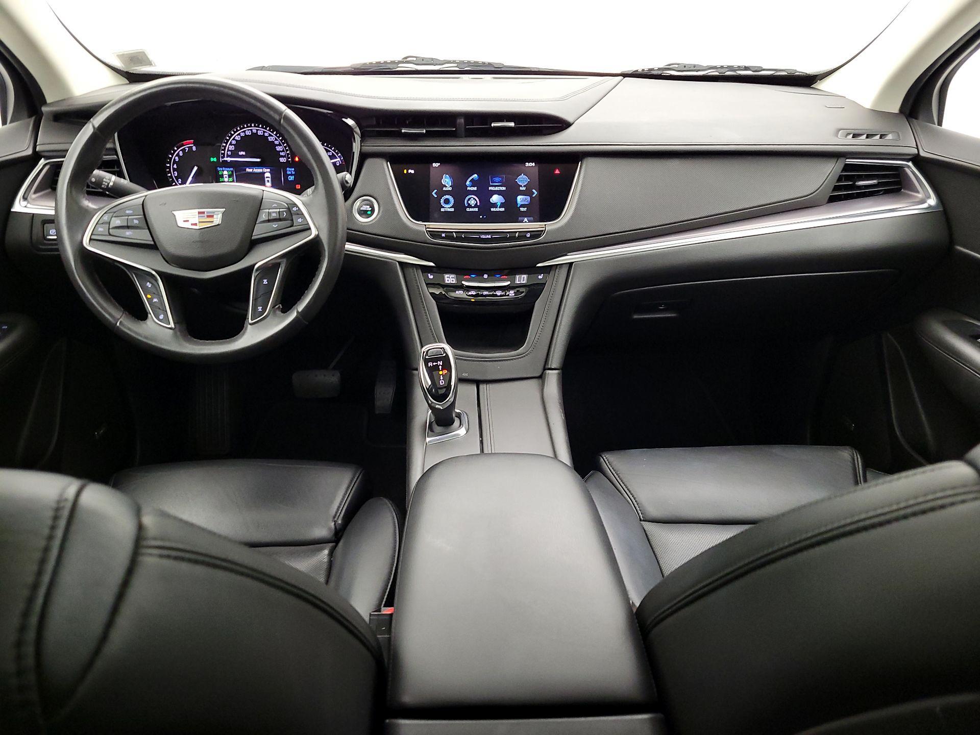 Thumbnail: 2017 Cadillac XT5 - 9