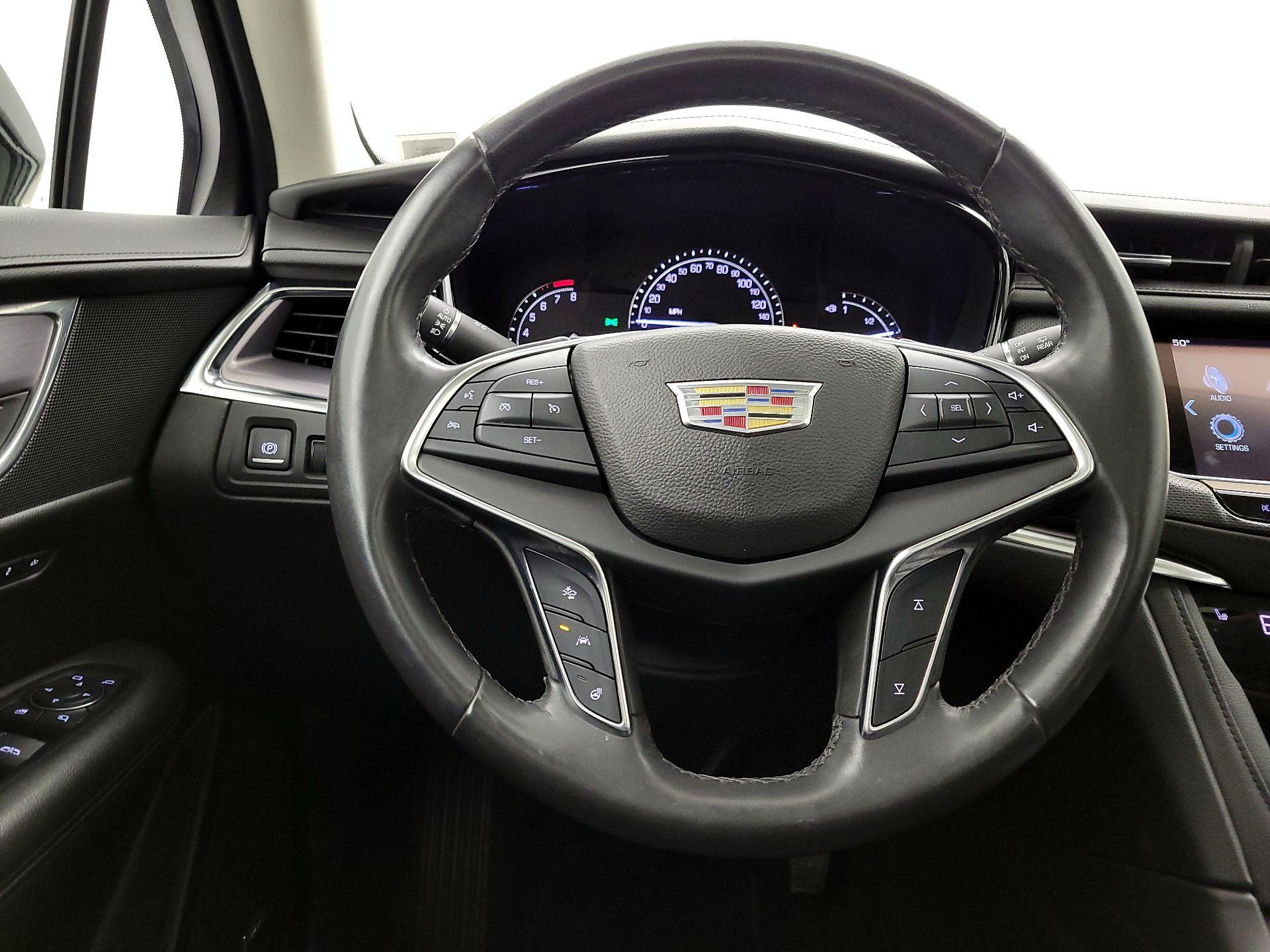 Thumbnail: 2017 Cadillac XT5 - 10