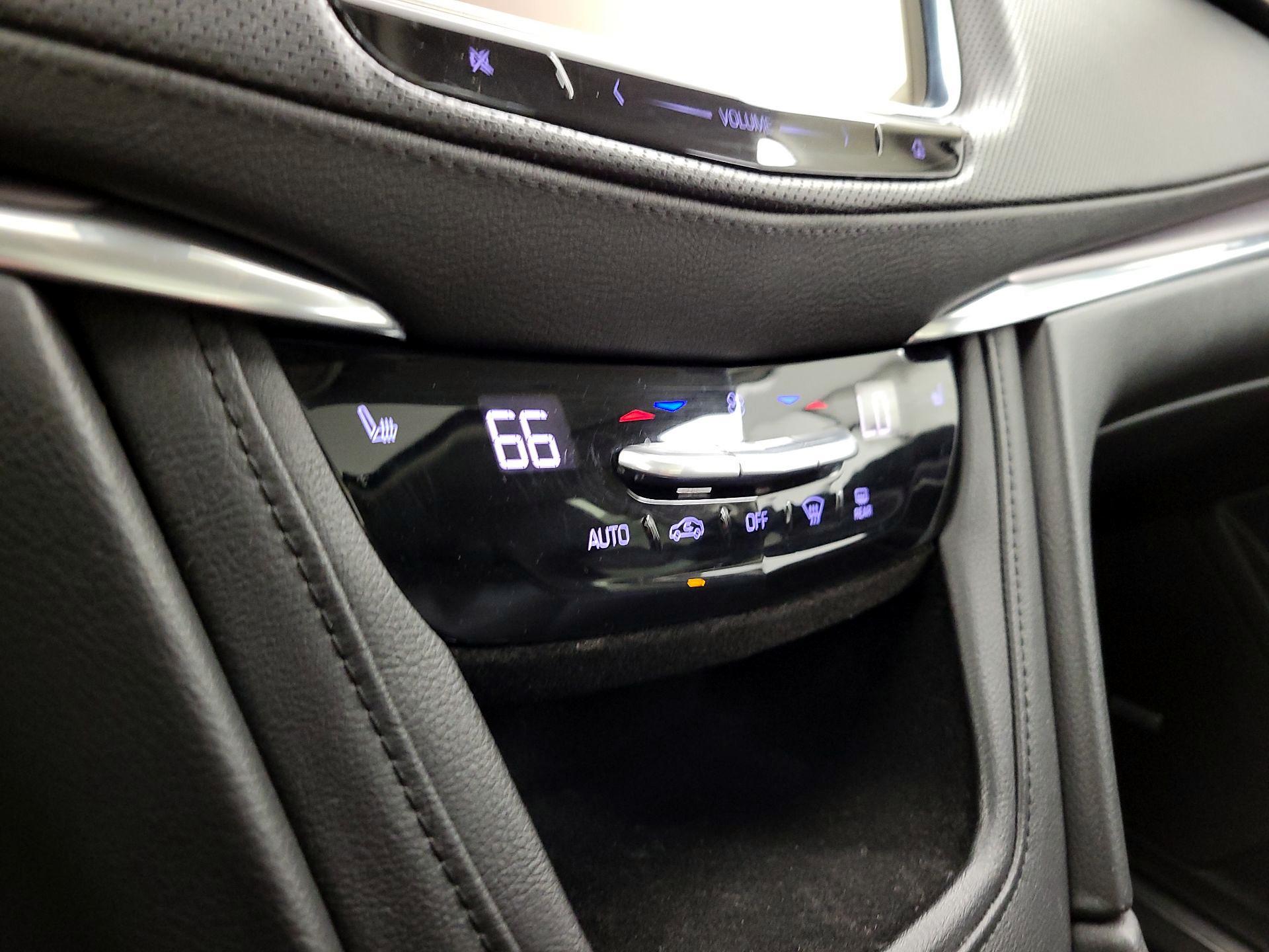 Thumbnail: 2017 Cadillac XT5 - 17