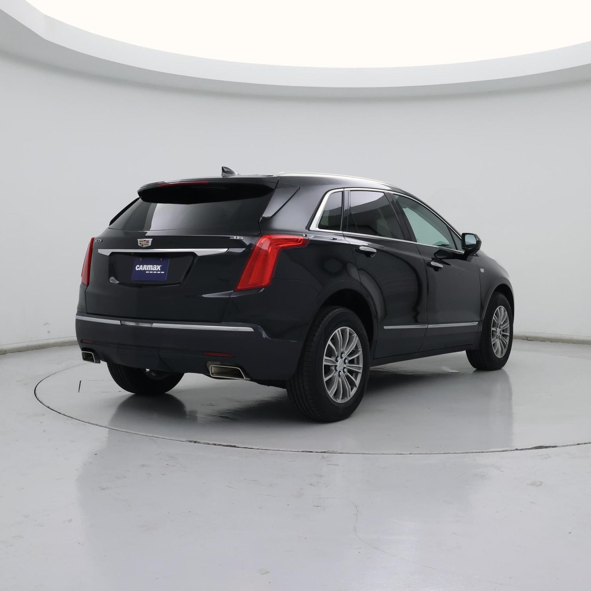 Thumbnail: 2017 Cadillac XT5 - 8