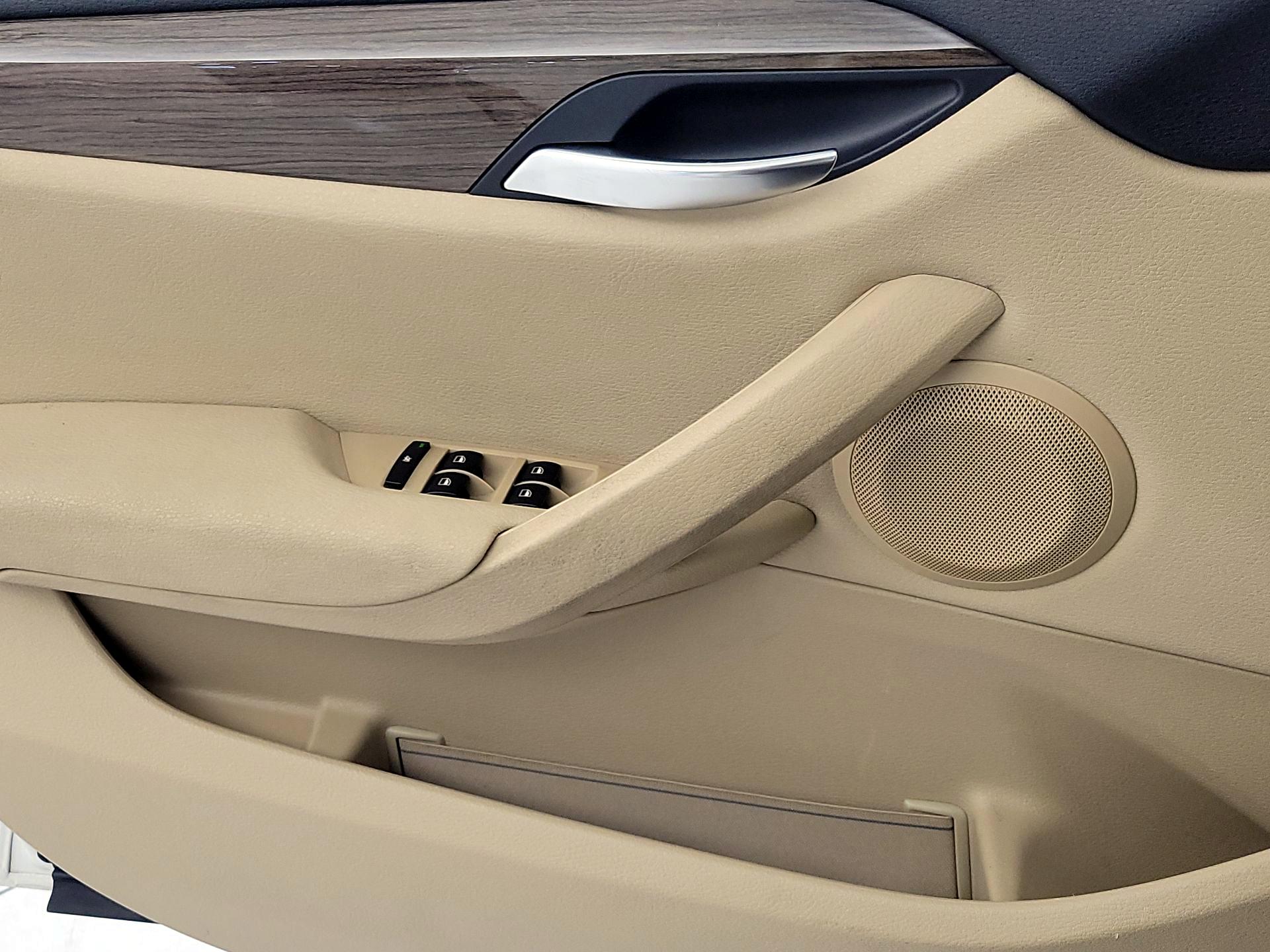 Thumbnail: 2015 BMW X1 - 12