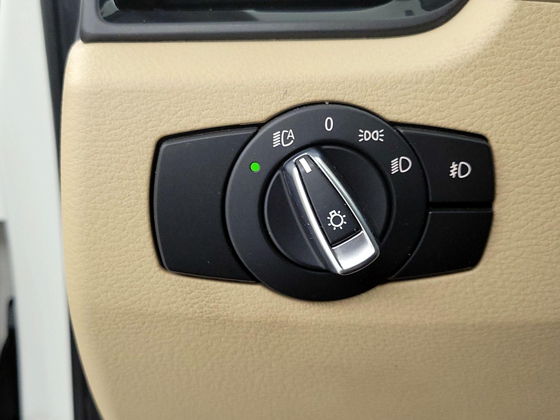 Thumbnail: 2015 BMW X1 - 13