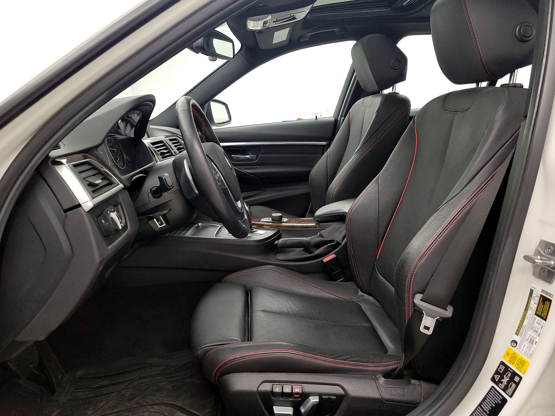 Thumbnail: 2016 BMW 3 Series - 11