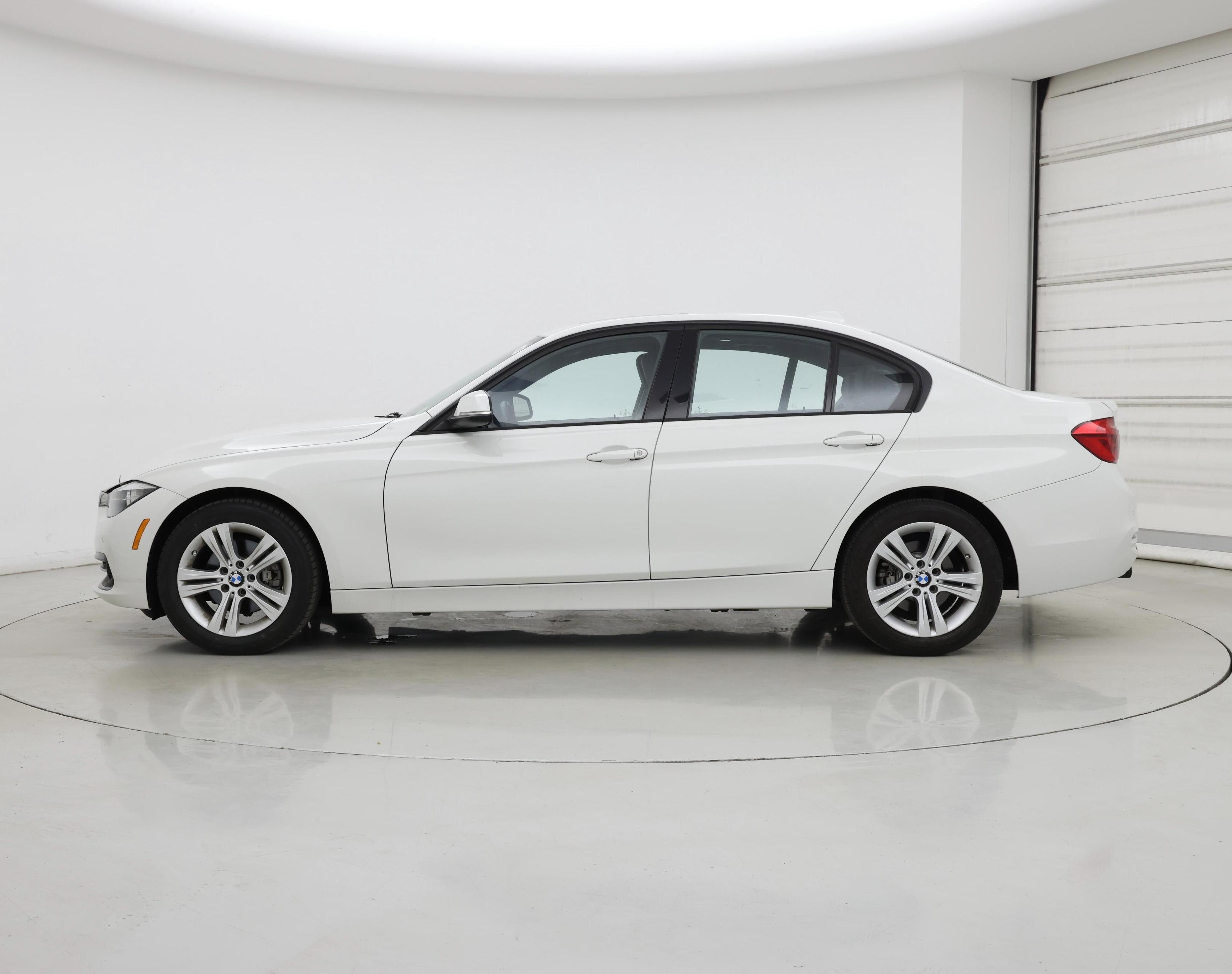 Thumbnail: 2016 BMW 3 Series - 3