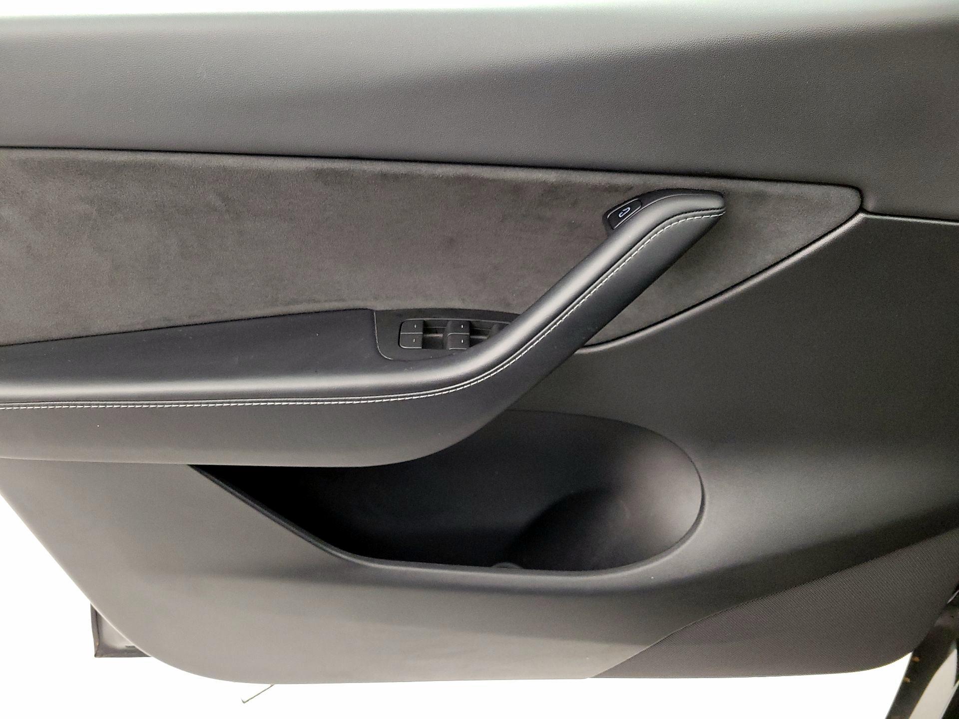 Thumbnail: 2021 Tesla Model Y - 12