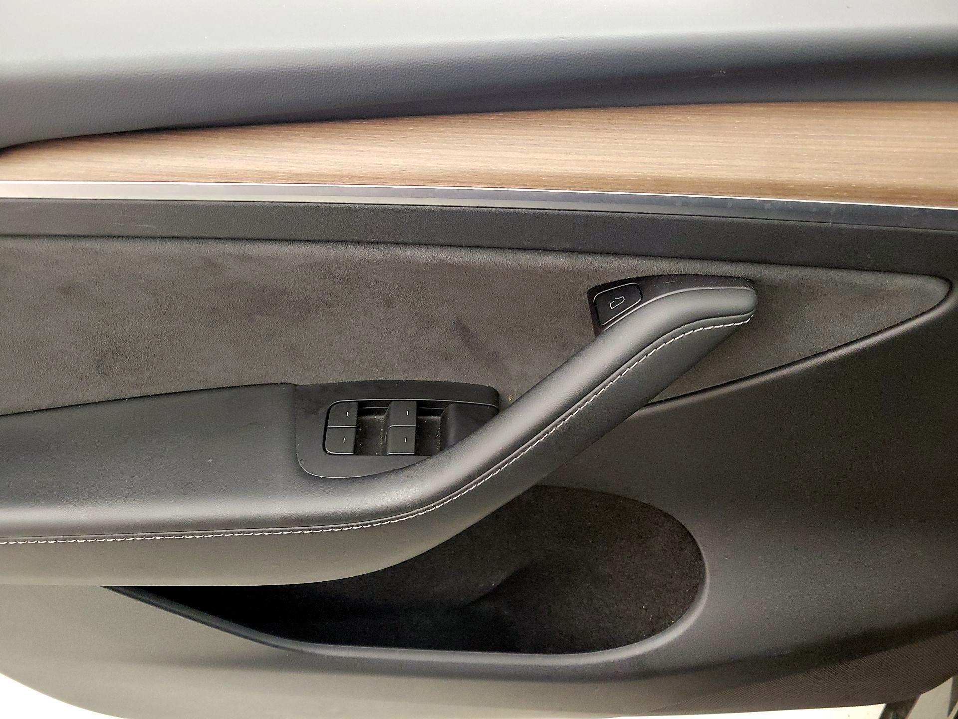 Thumbnail: 2023 Tesla Model Y - 12