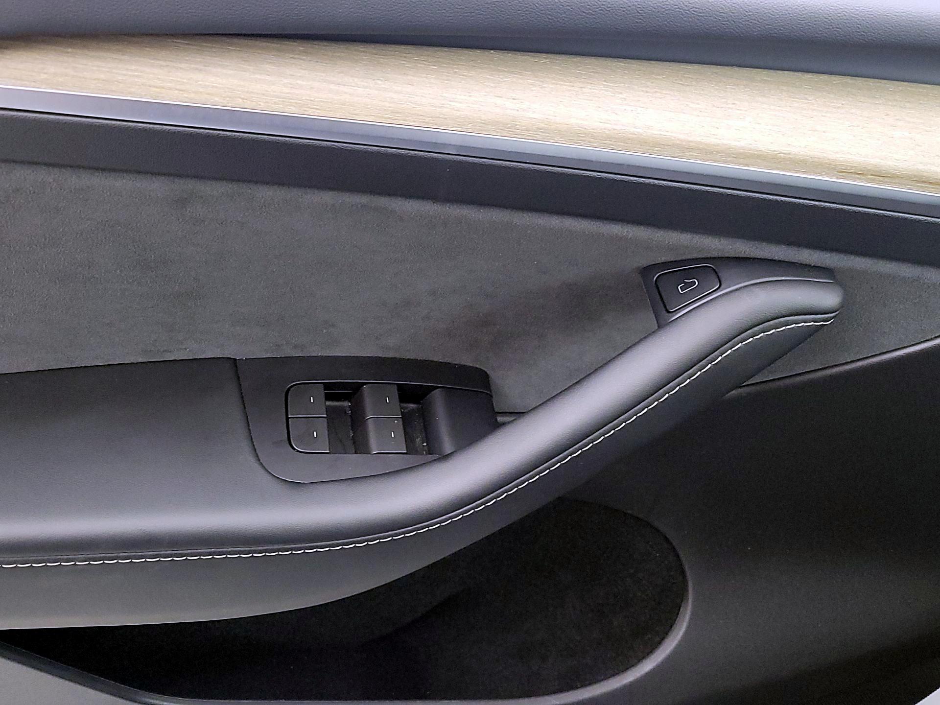 Thumbnail: 2023 Tesla Model Y - 12