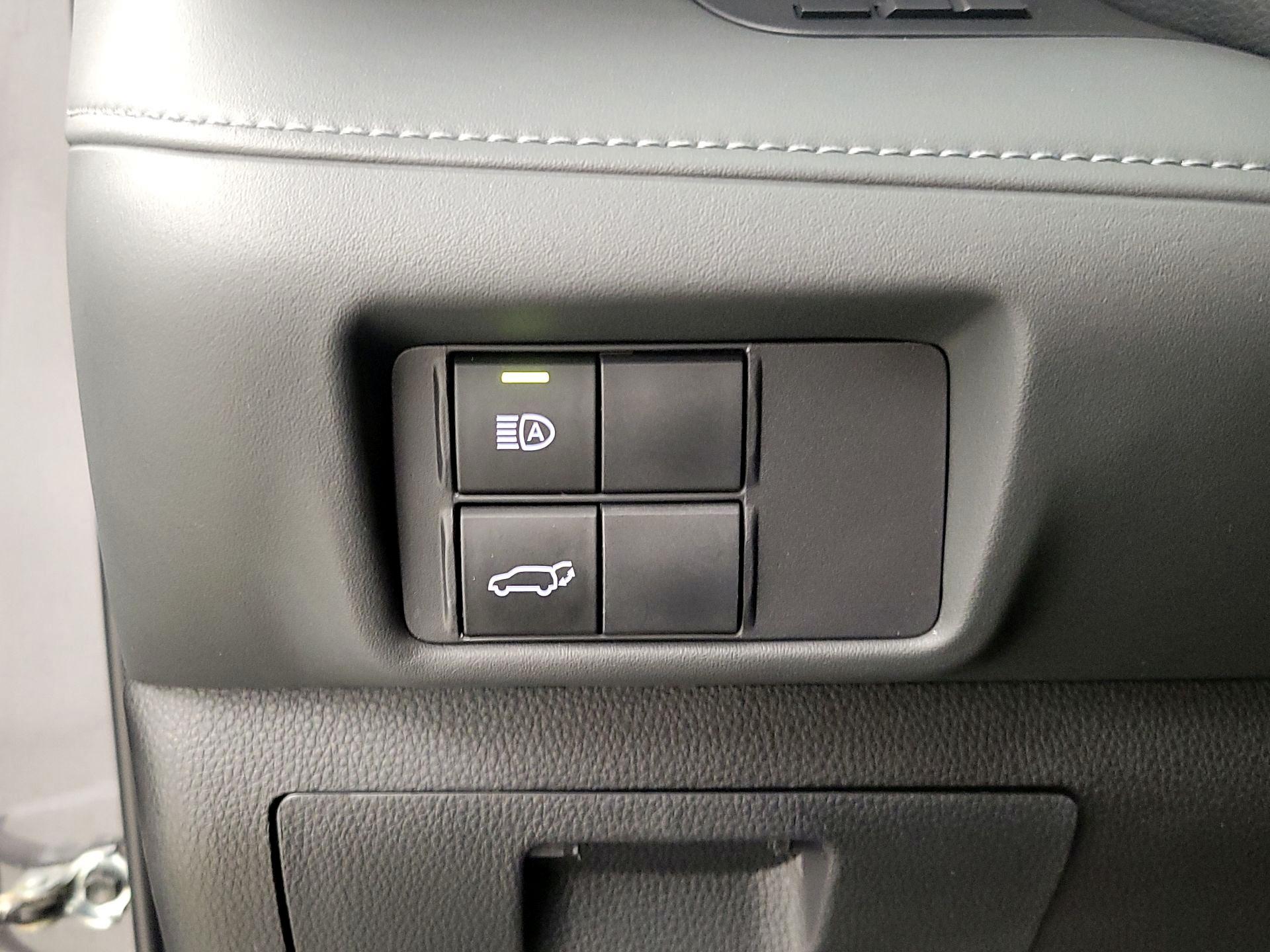 Thumbnail: 2022 Toyota Highlander - 13