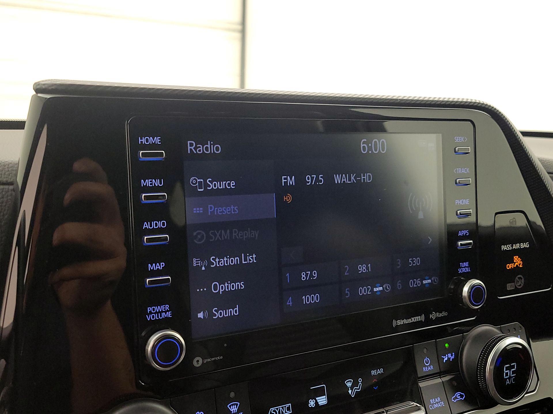 Thumbnail: 2022 Toyota Highlander - 15