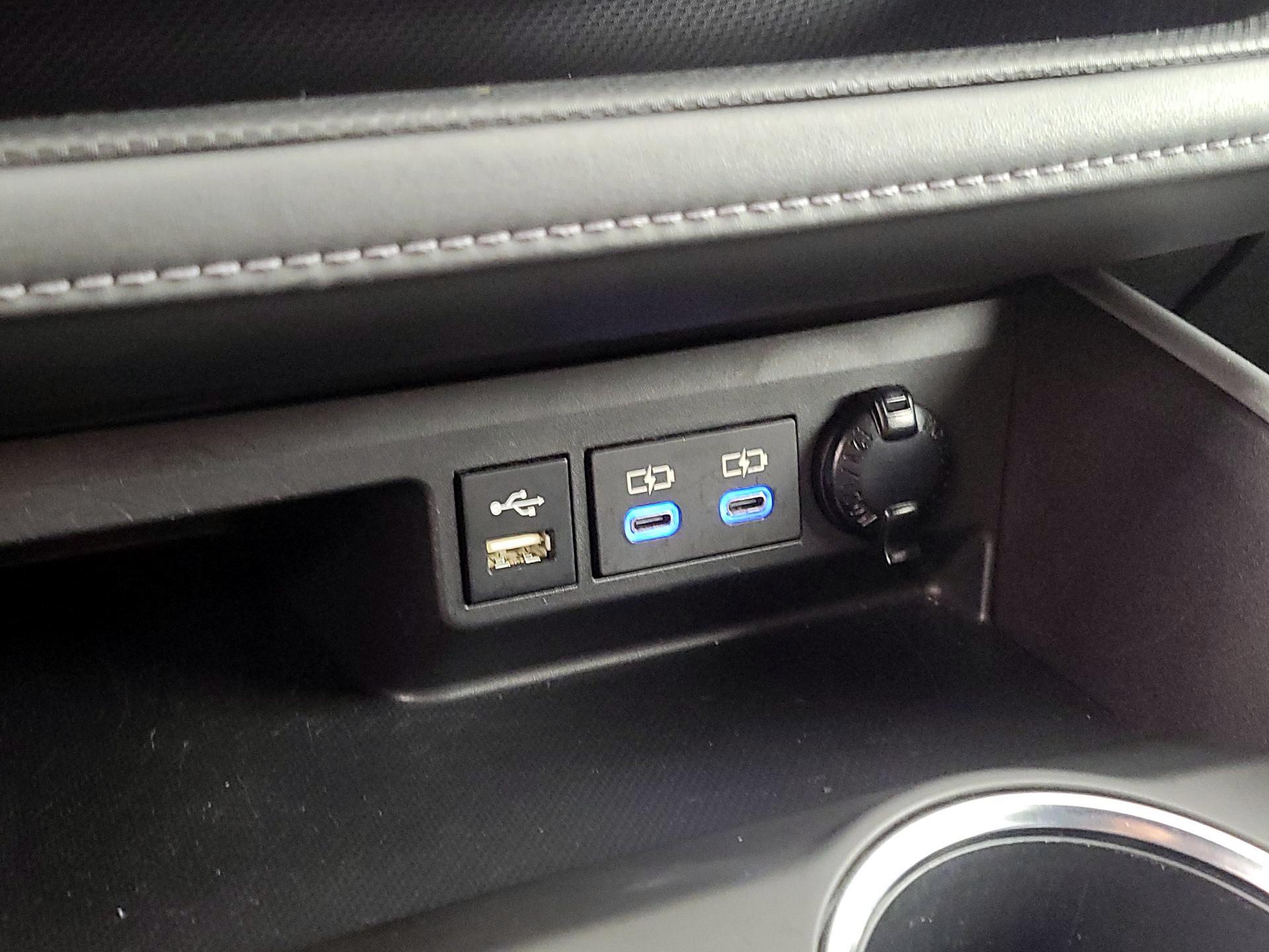 Thumbnail: 2022 Toyota Highlander - 18