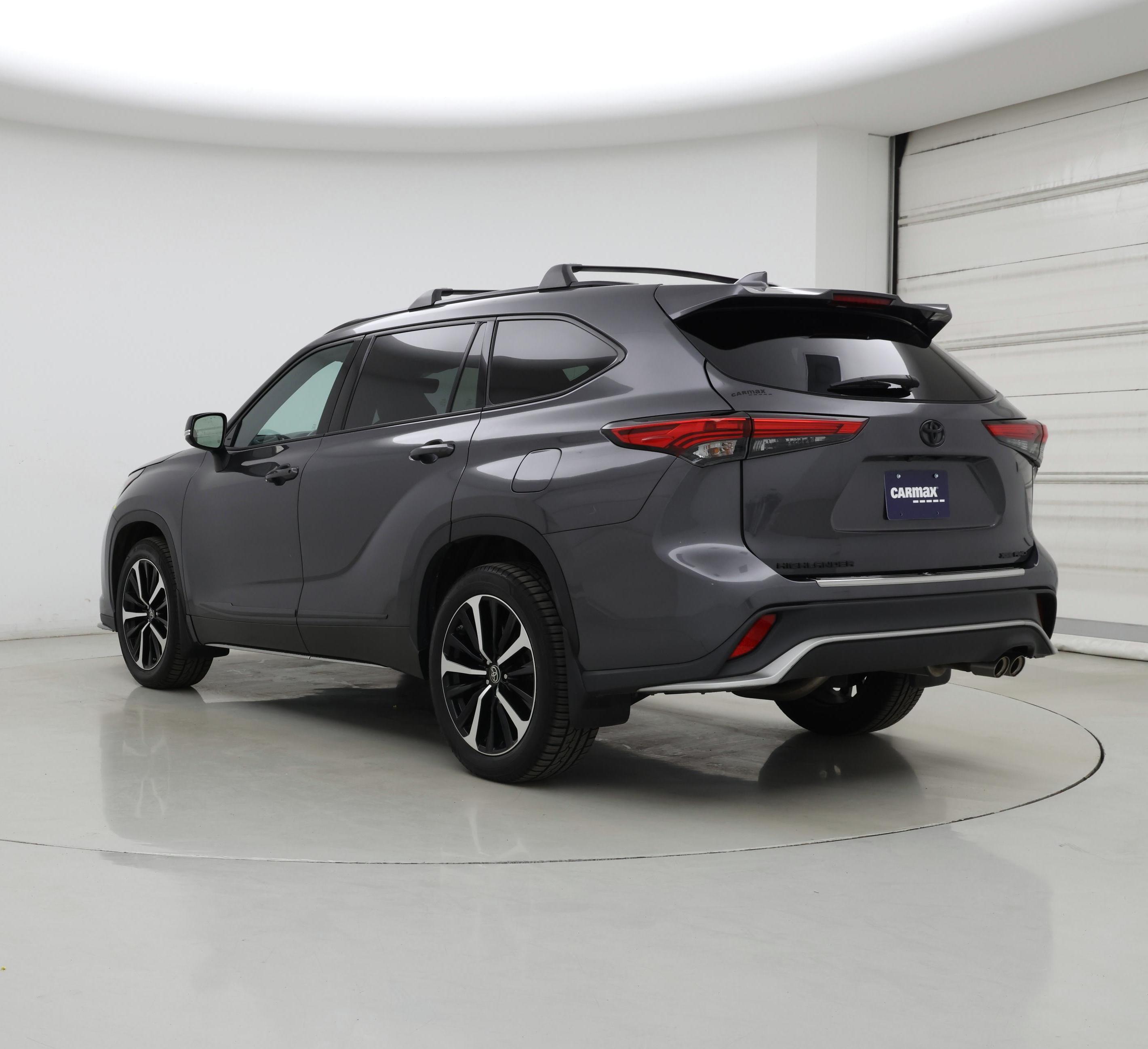 Thumbnail: 2022 Toyota Highlander - 2