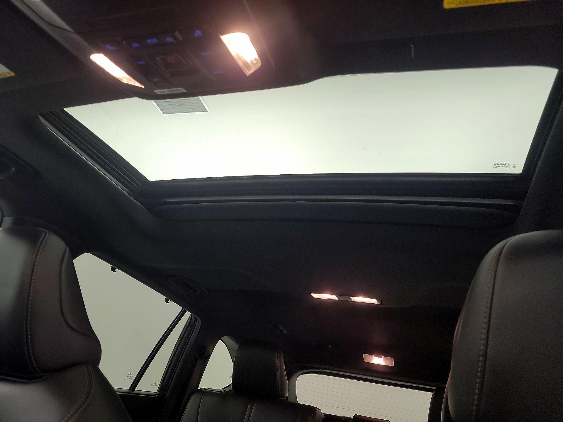 Thumbnail: 2022 Toyota Highlander - 19