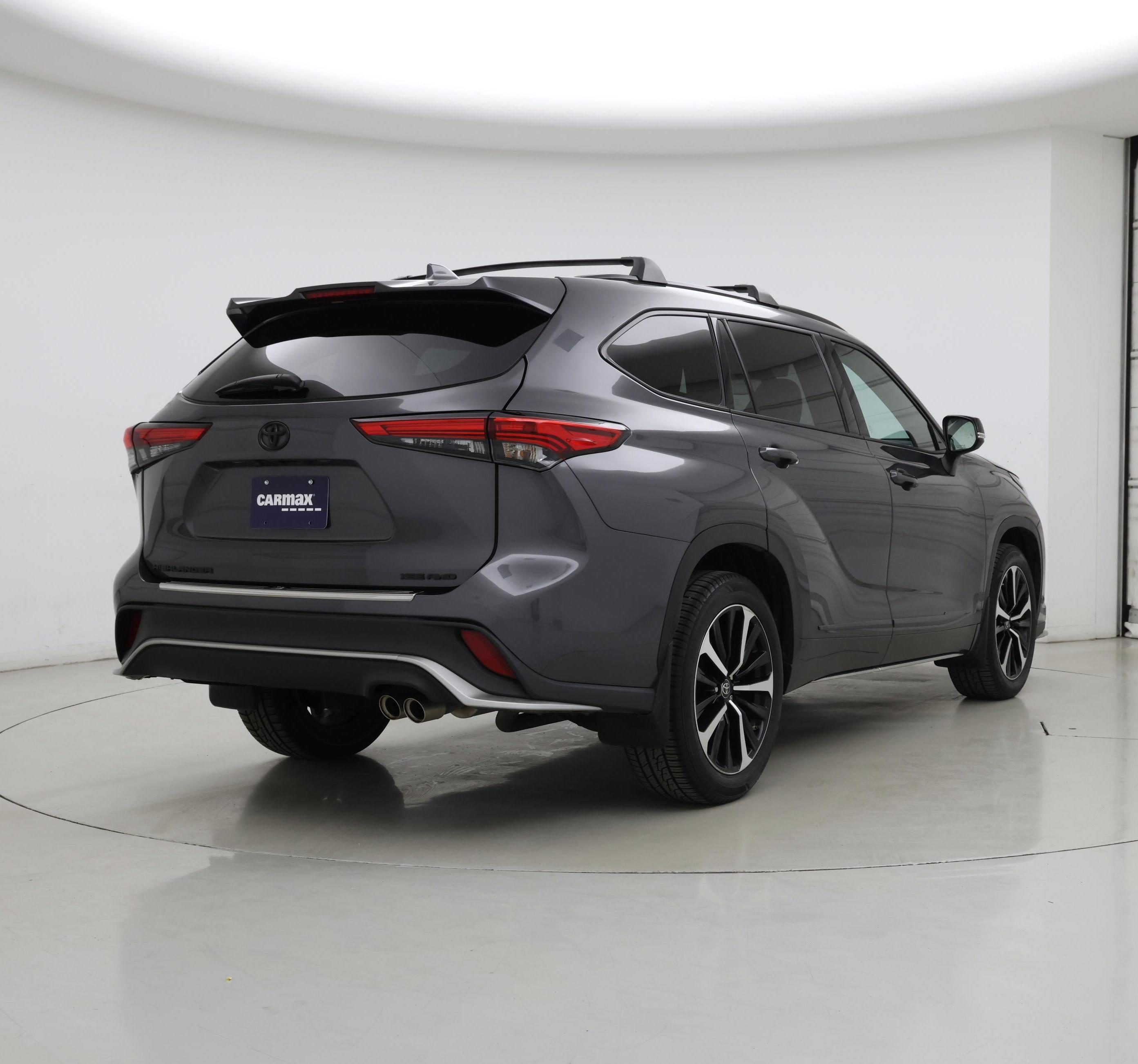 Thumbnail: 2022 Toyota Highlander - 8