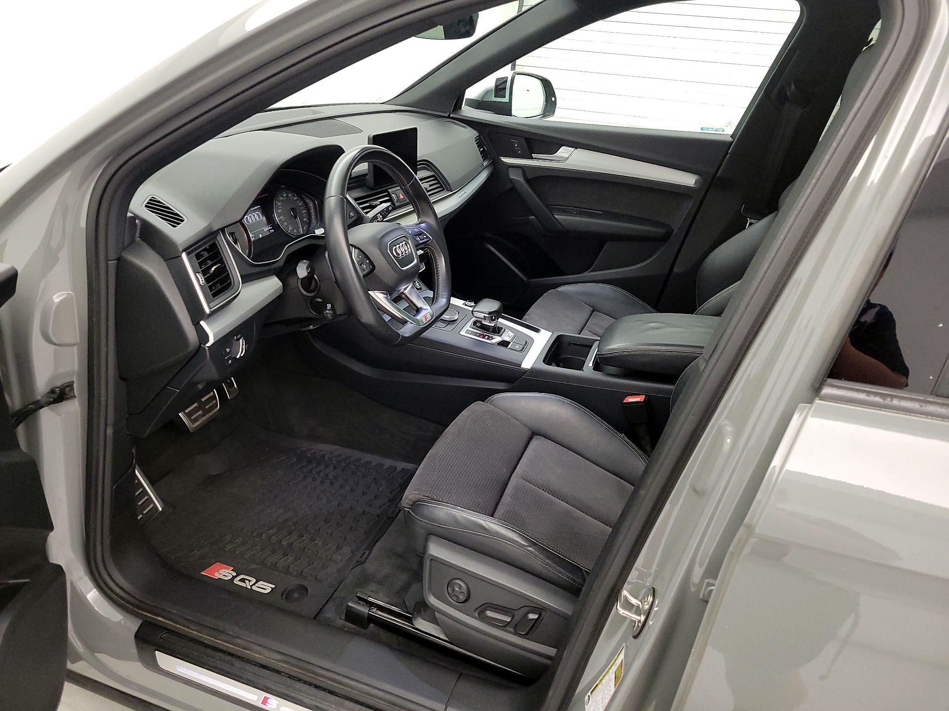 Thumbnail: 2019 Audi SQ5 - 11