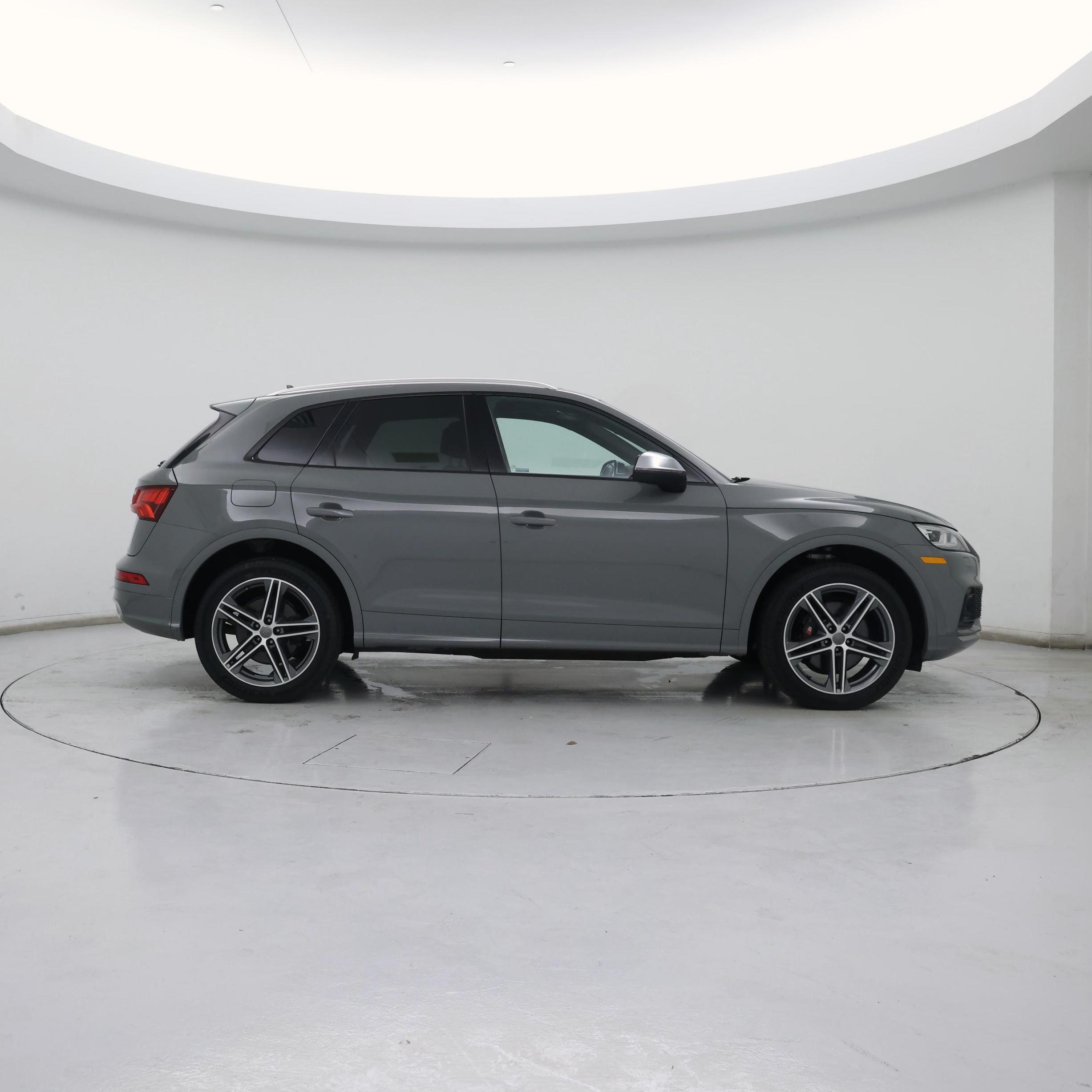 Thumbnail: 2019 Audi SQ5 - 7