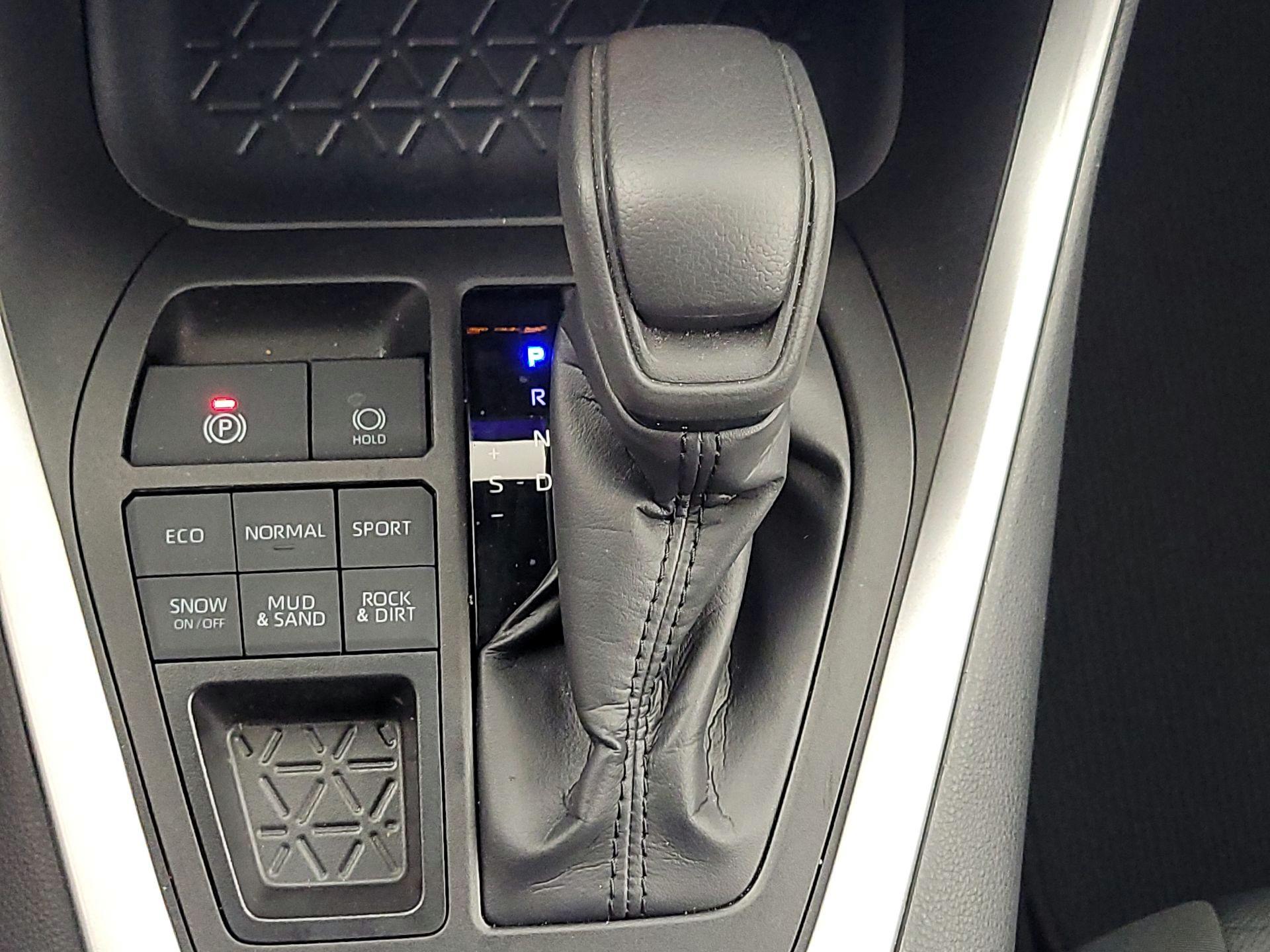 Thumbnail: 2024 Toyota RAV4 - 17