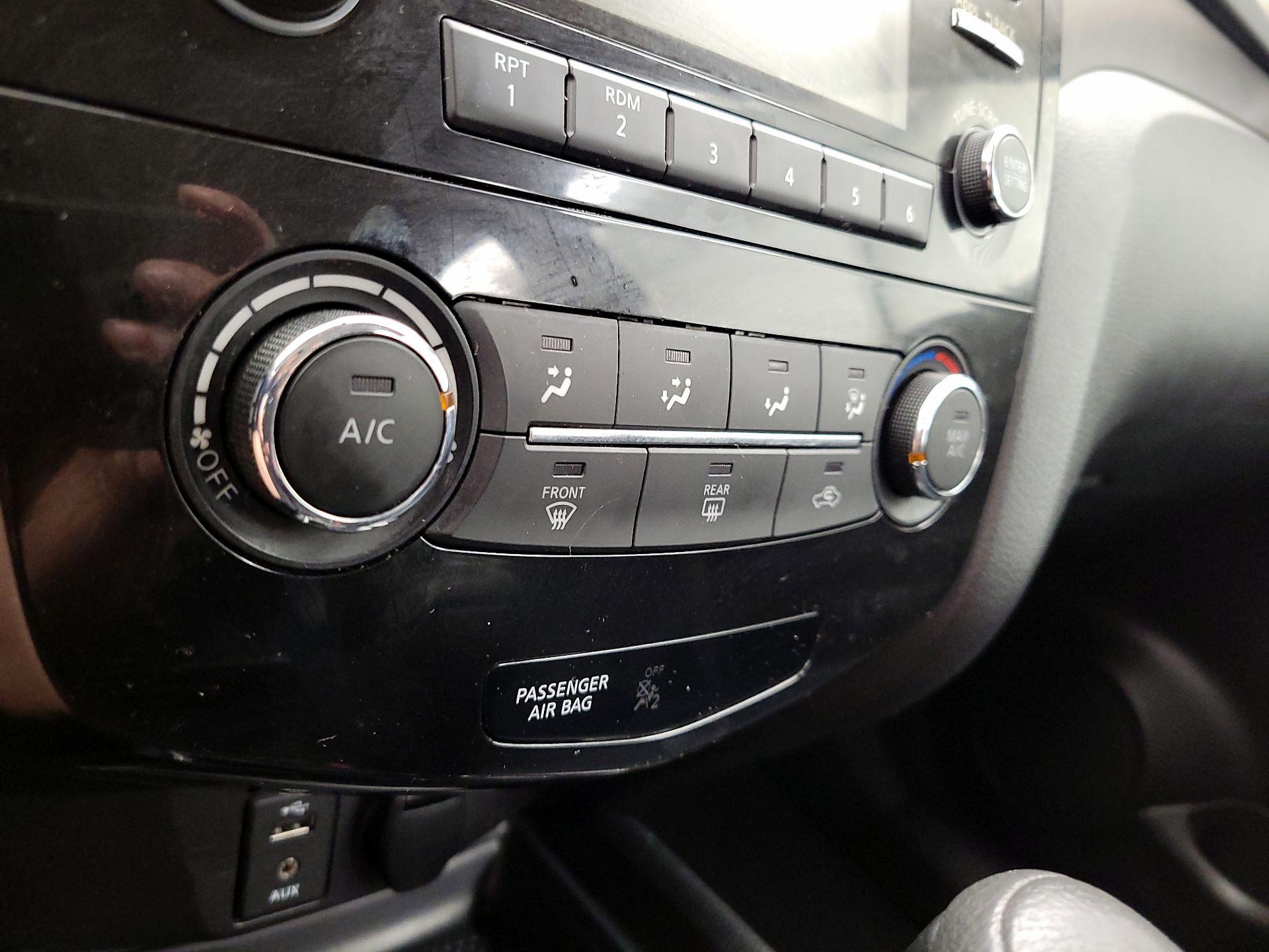 Thumbnail: 2016 Nissan Rogue - 16