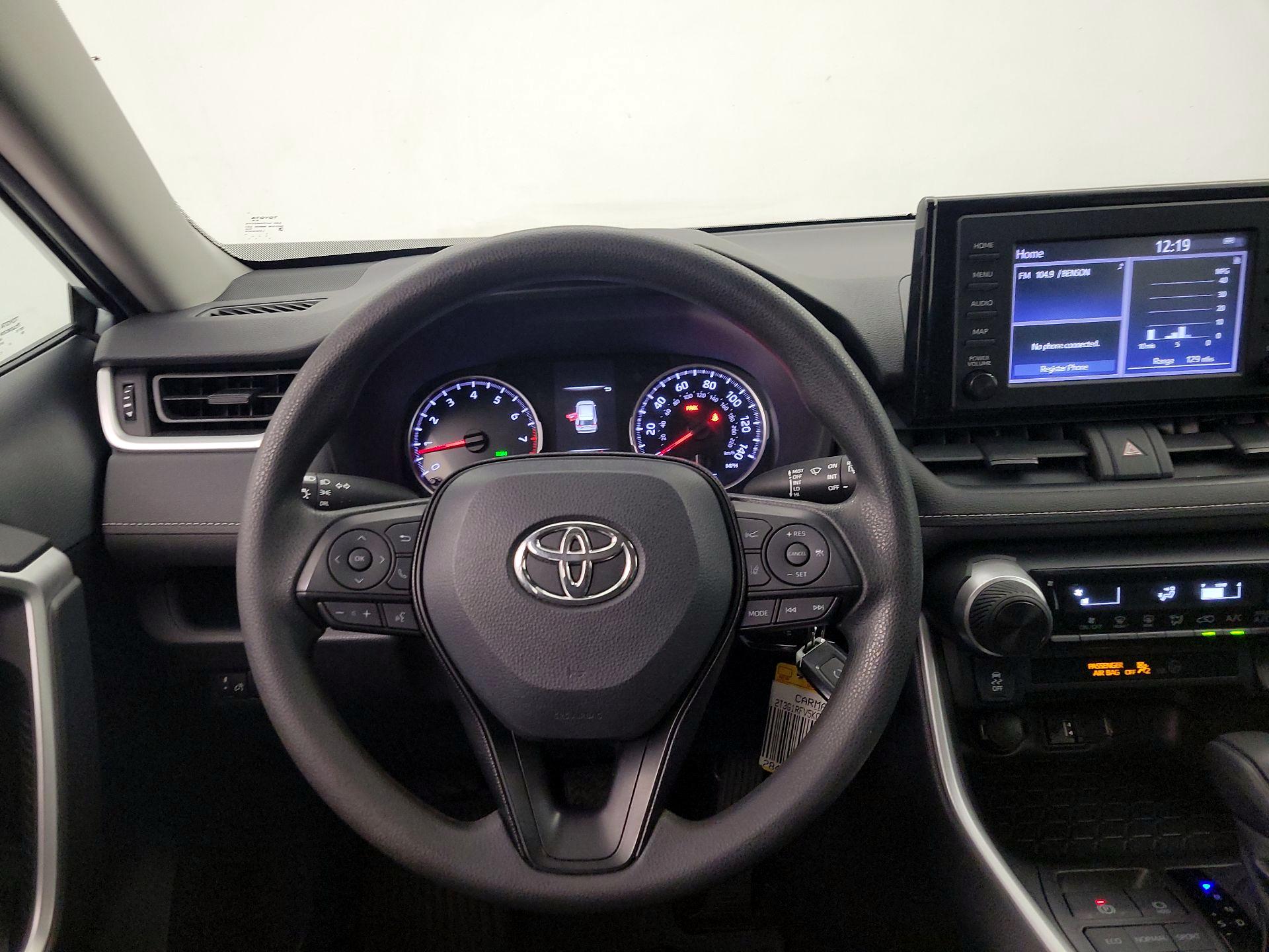 Thumbnail: 2019 Toyota RAV4 - 10