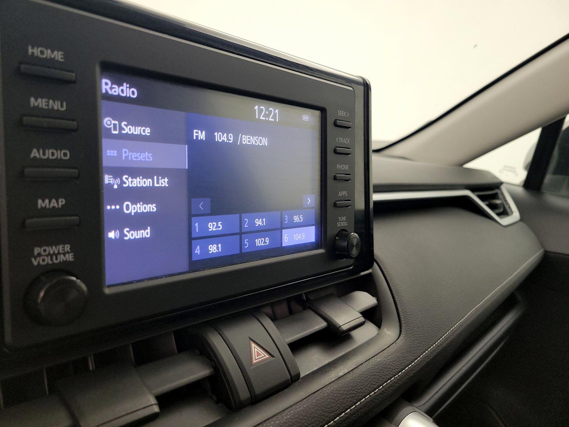 Thumbnail: 2019 Toyota RAV4 - 15