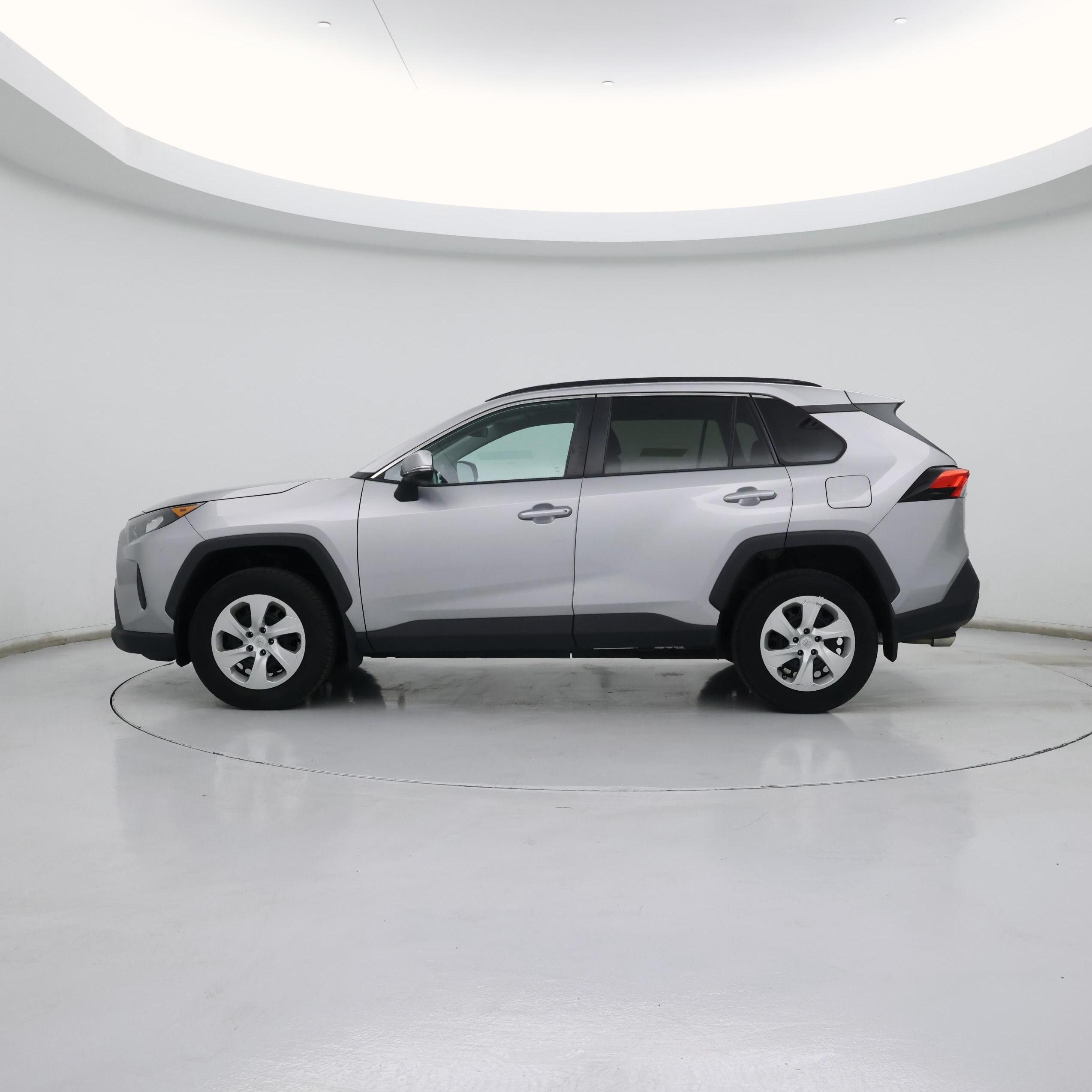 Thumbnail: 2019 Toyota RAV4 - 3