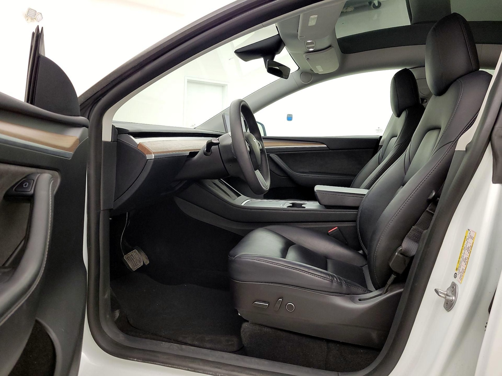 2023 Tesla Model Y Long Range - Photo 12