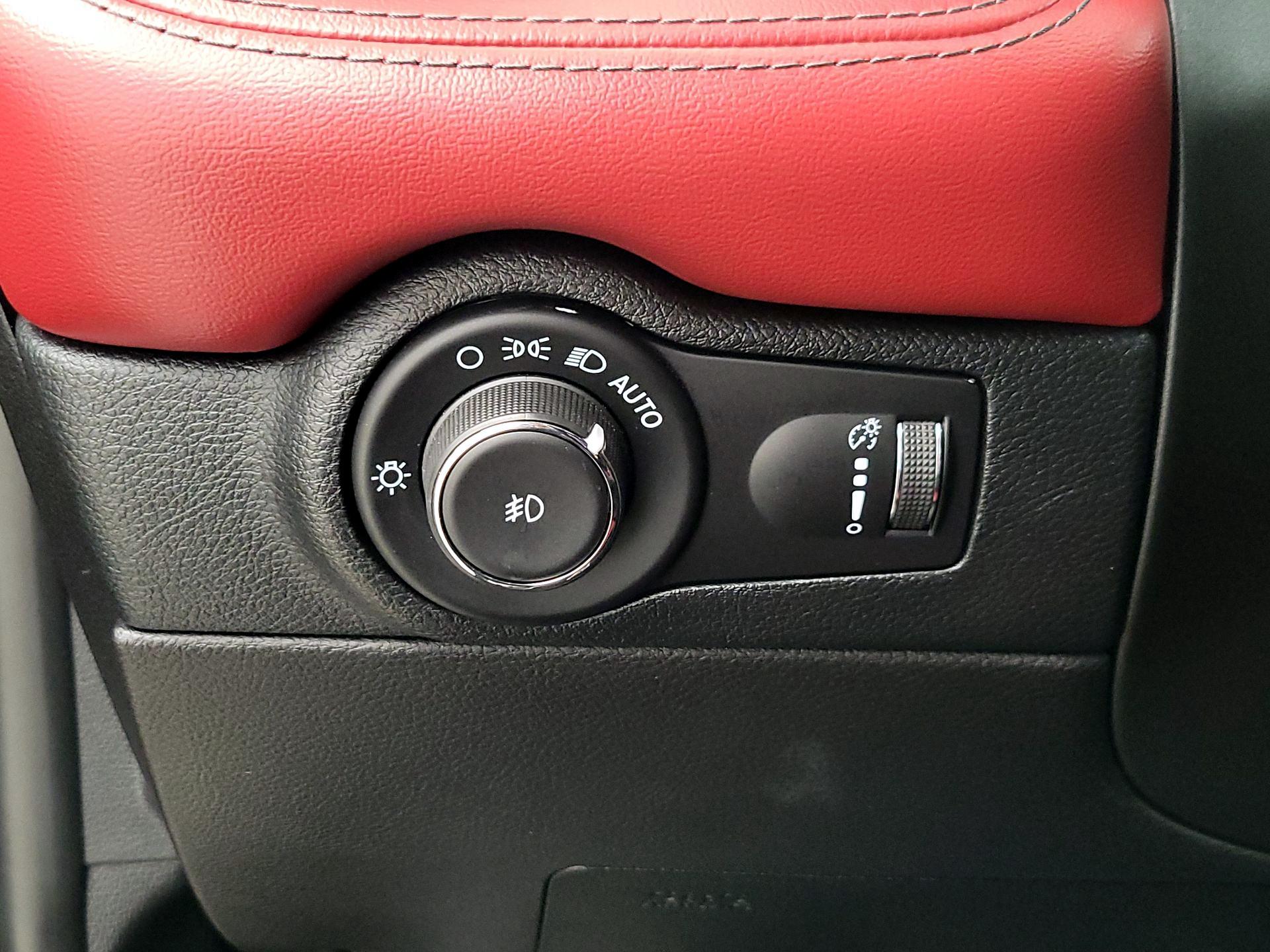 Thumbnail: 2021 Dodge Durango - 13