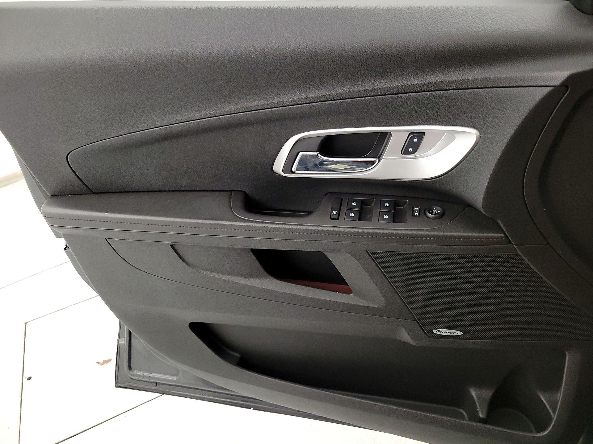 Thumbnail: 2017 Chevrolet Equinox - 12