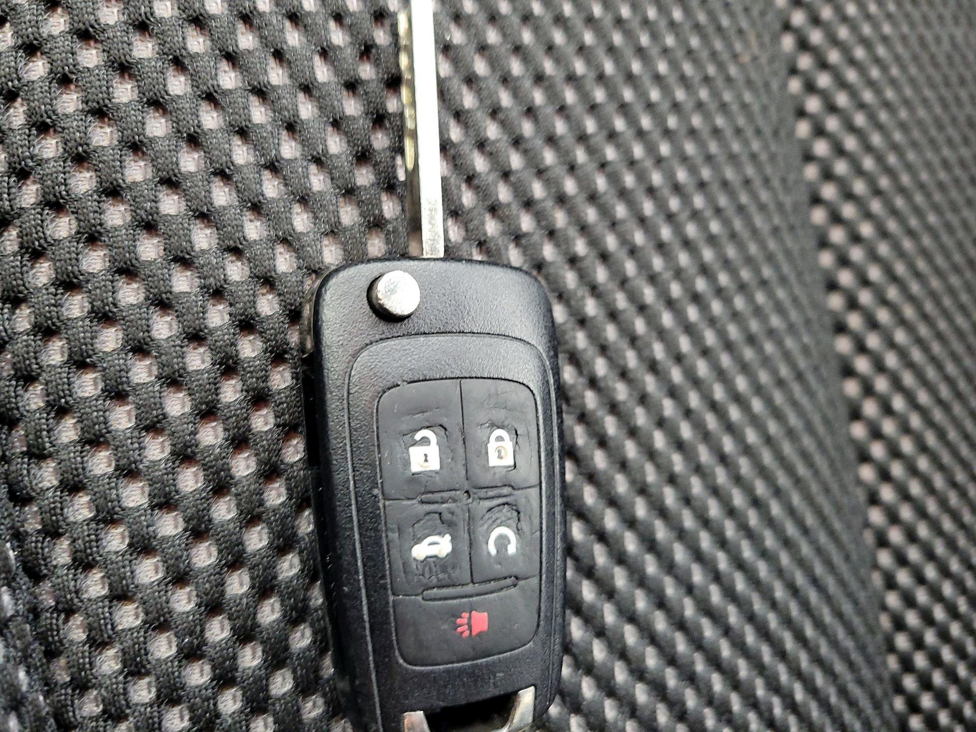 Thumbnail: 2017 Chevrolet Equinox - 20