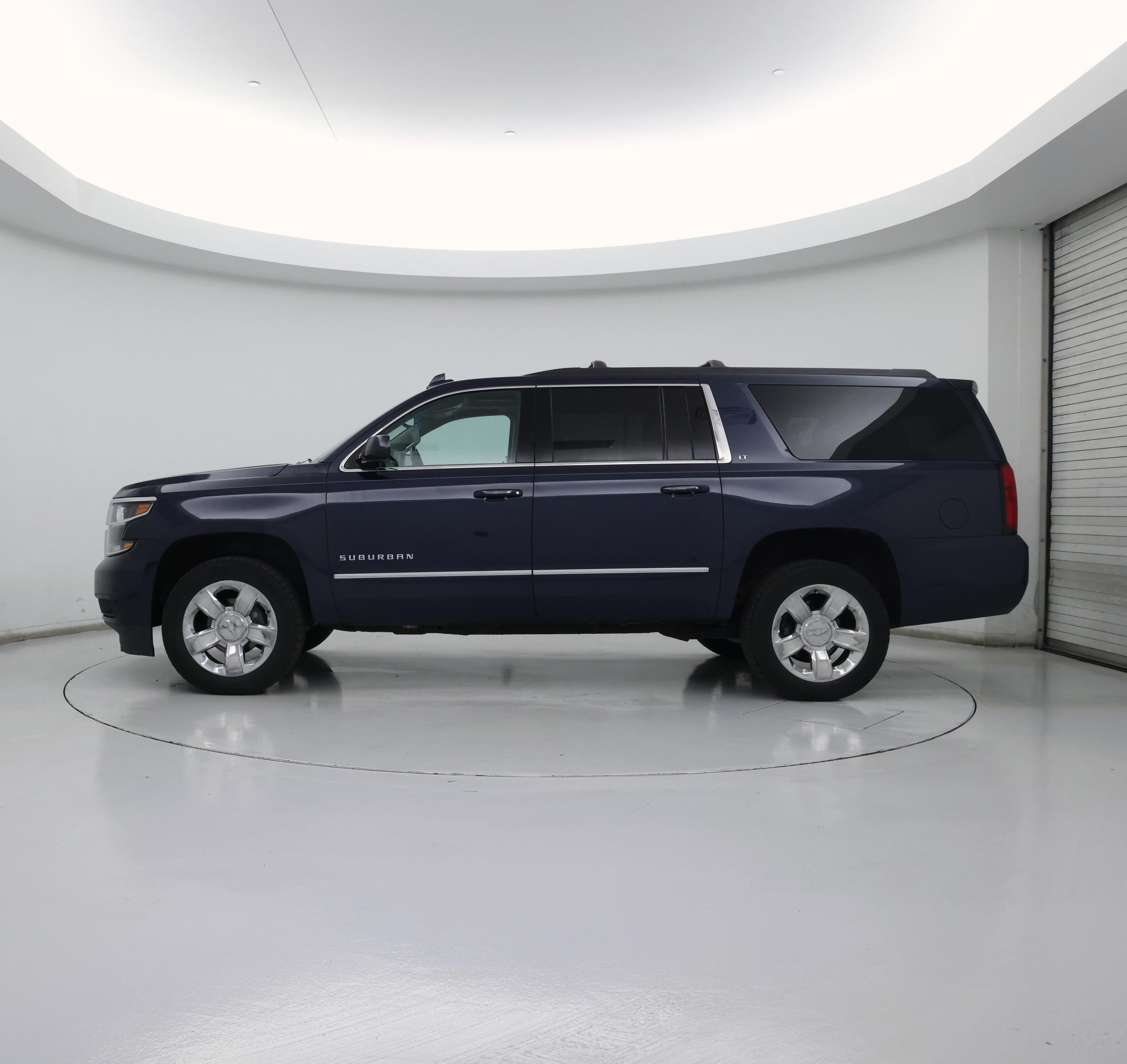 Thumbnail: 2018 Chevrolet Suburban - 3