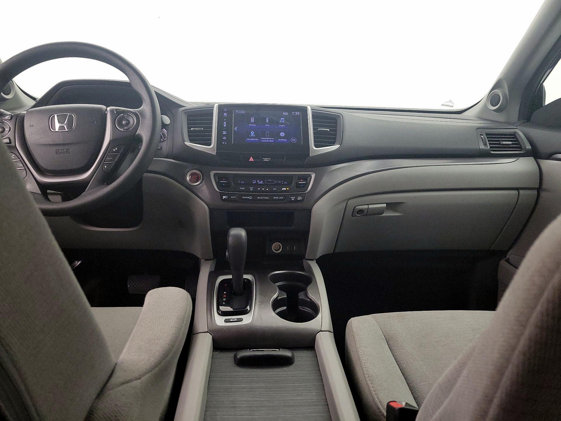 Thumbnail: 2017 Honda Pilot - 9