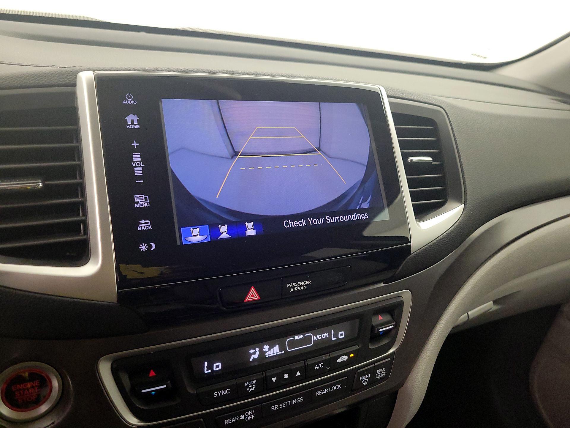 Thumbnail: 2017 Honda Pilot - 14