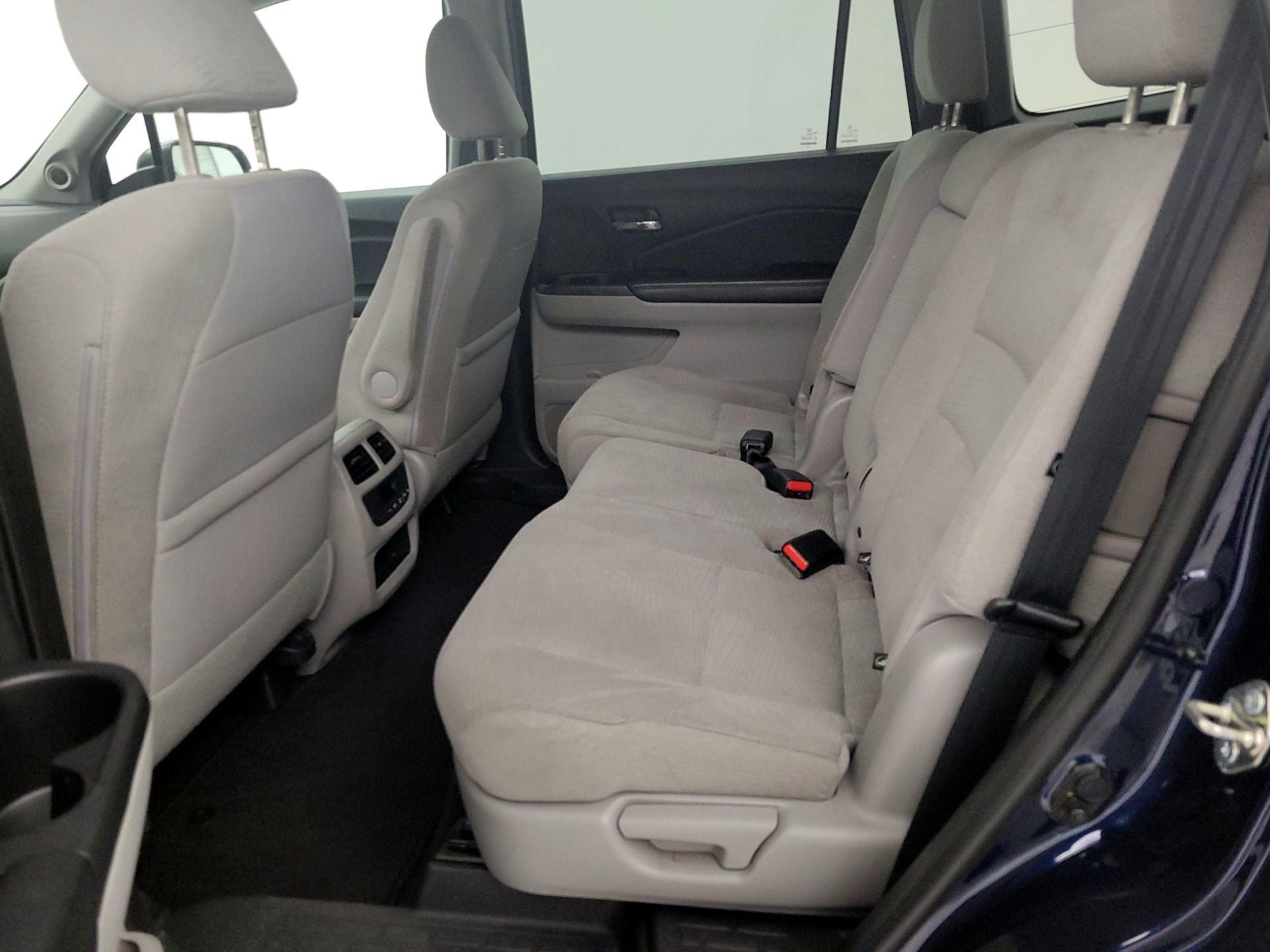 Thumbnail: 2017 Honda Pilot - 19