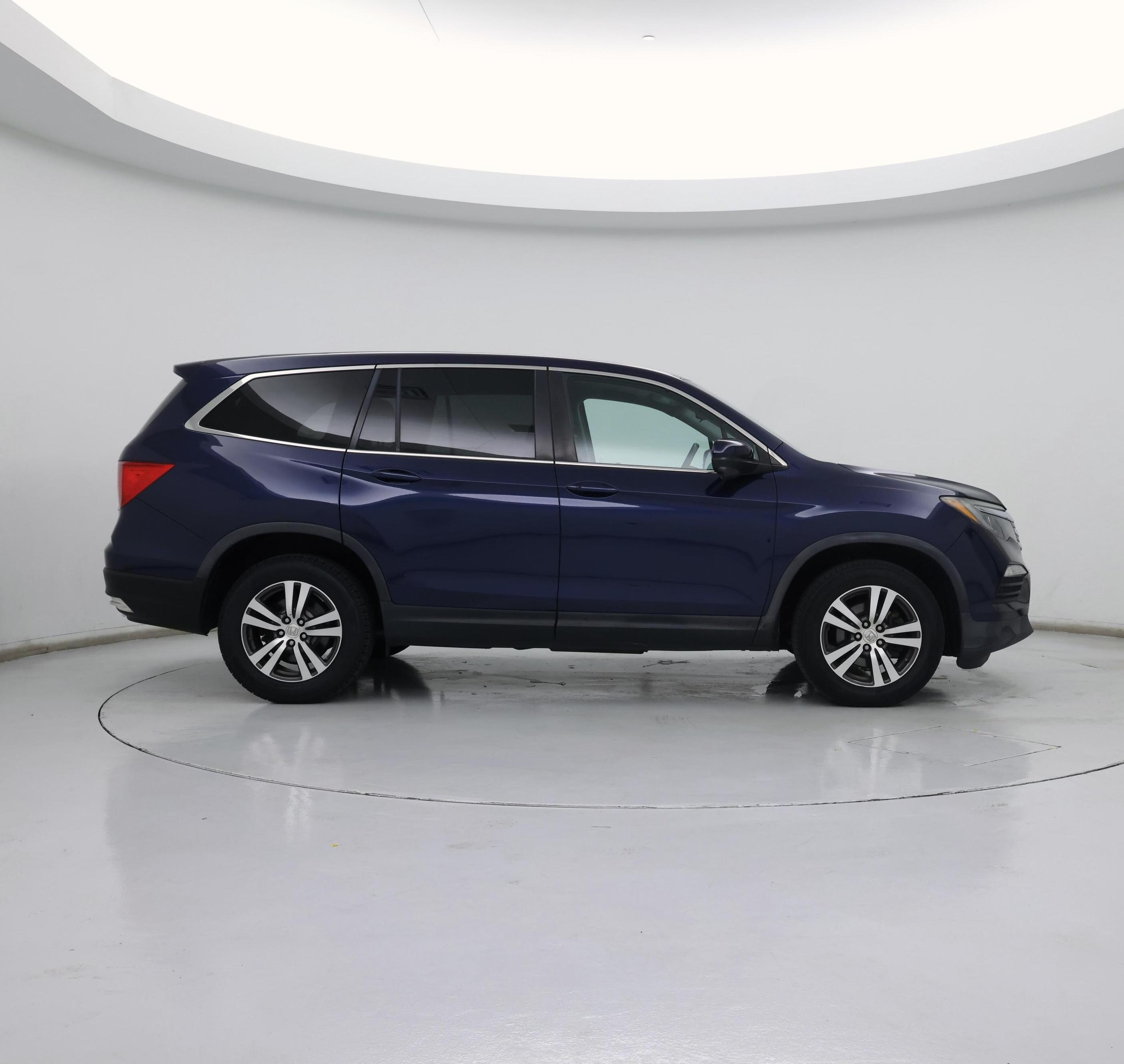 Thumbnail: 2017 Honda Pilot - 7