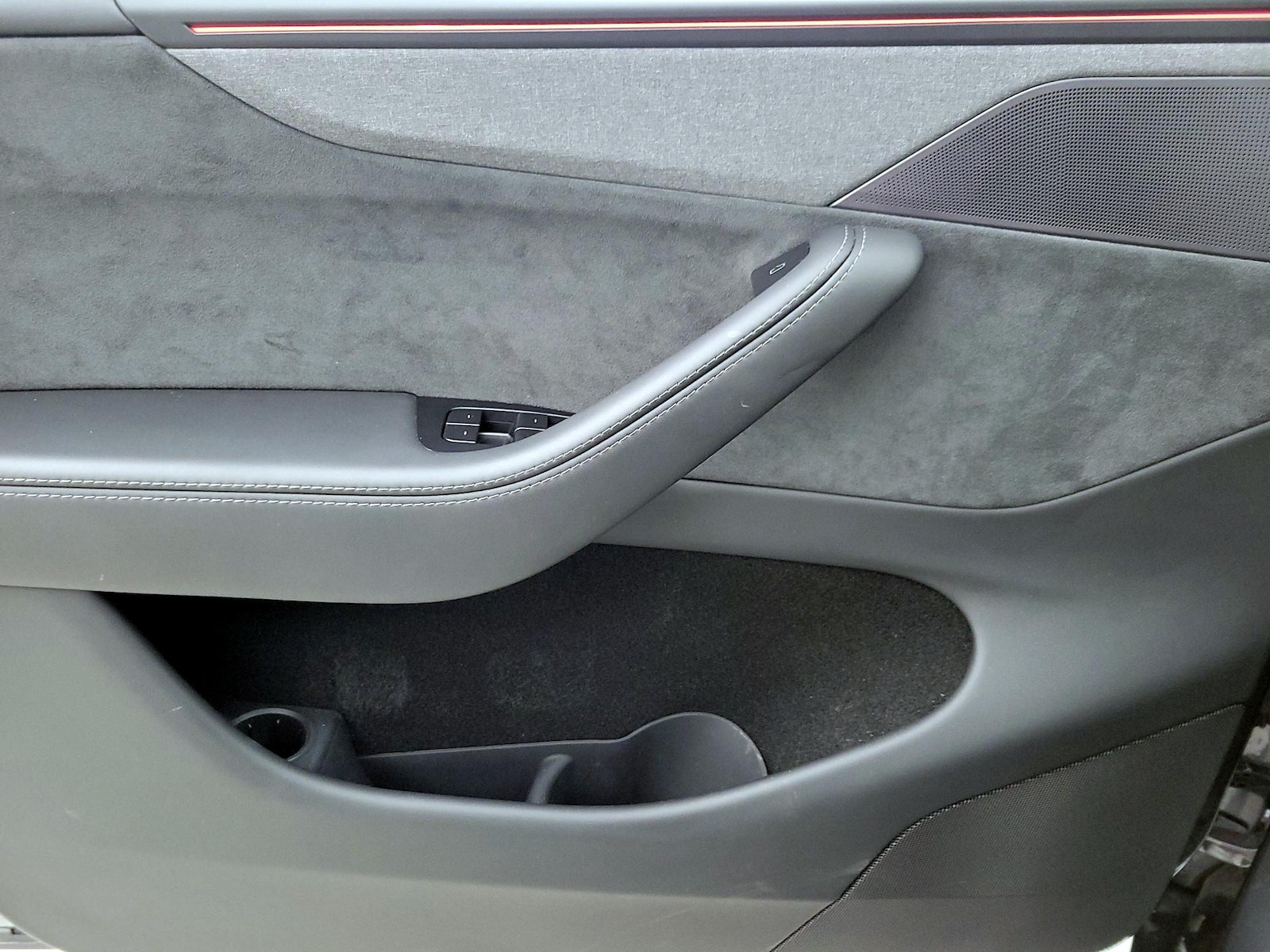 2026 Tesla Model Y Premium - Photo 13