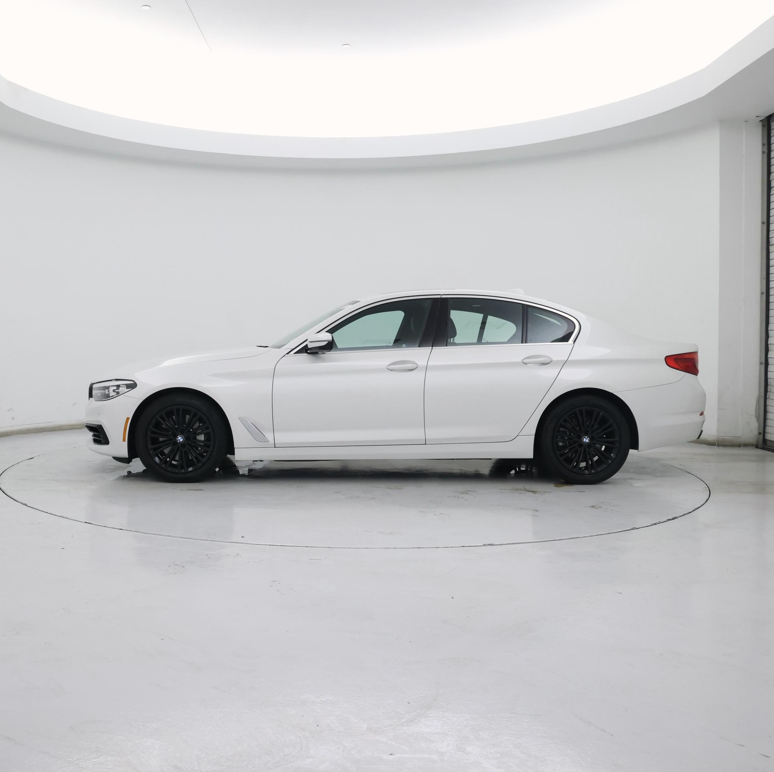 Thumbnail: 2019 BMW 5 Series - 3