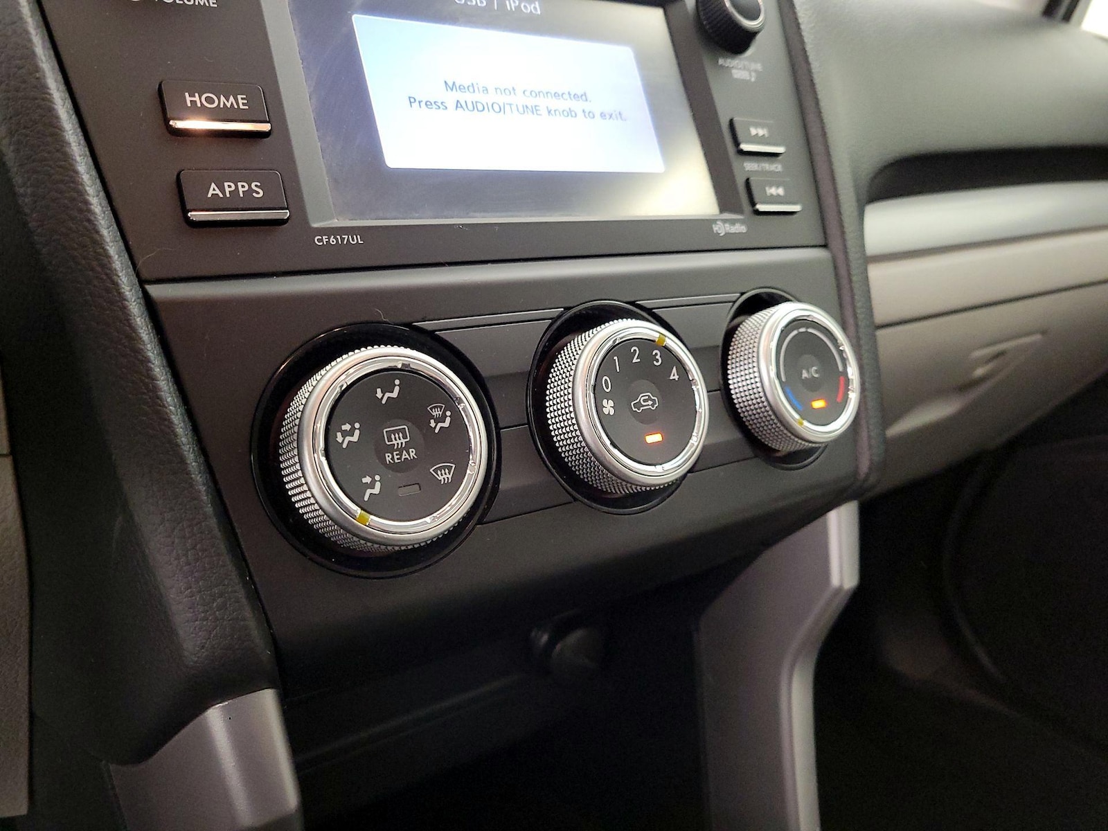 2016 Subaru Forester i - Photo 17