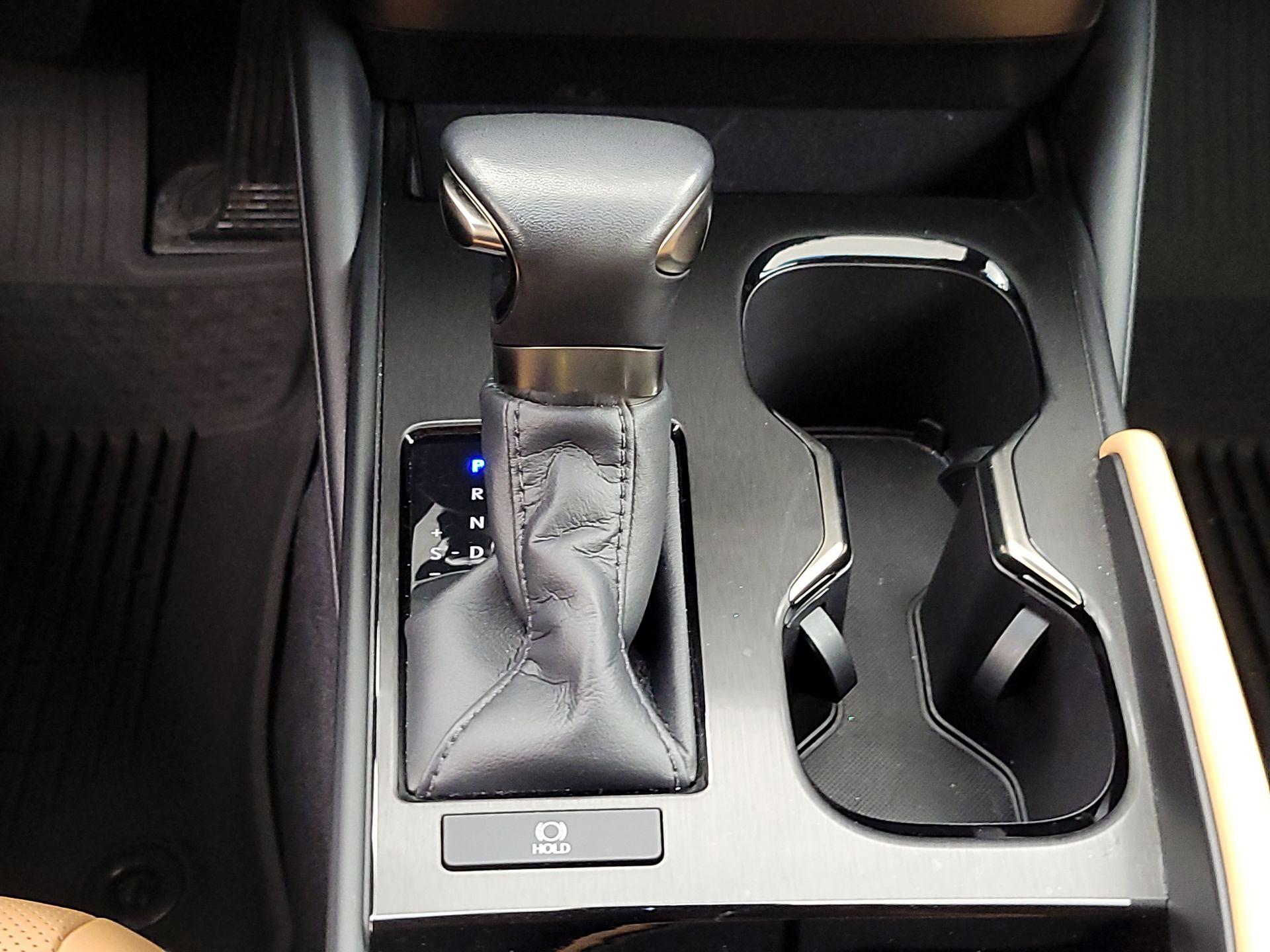 Thumbnail: 2023 Lexus ES - 17