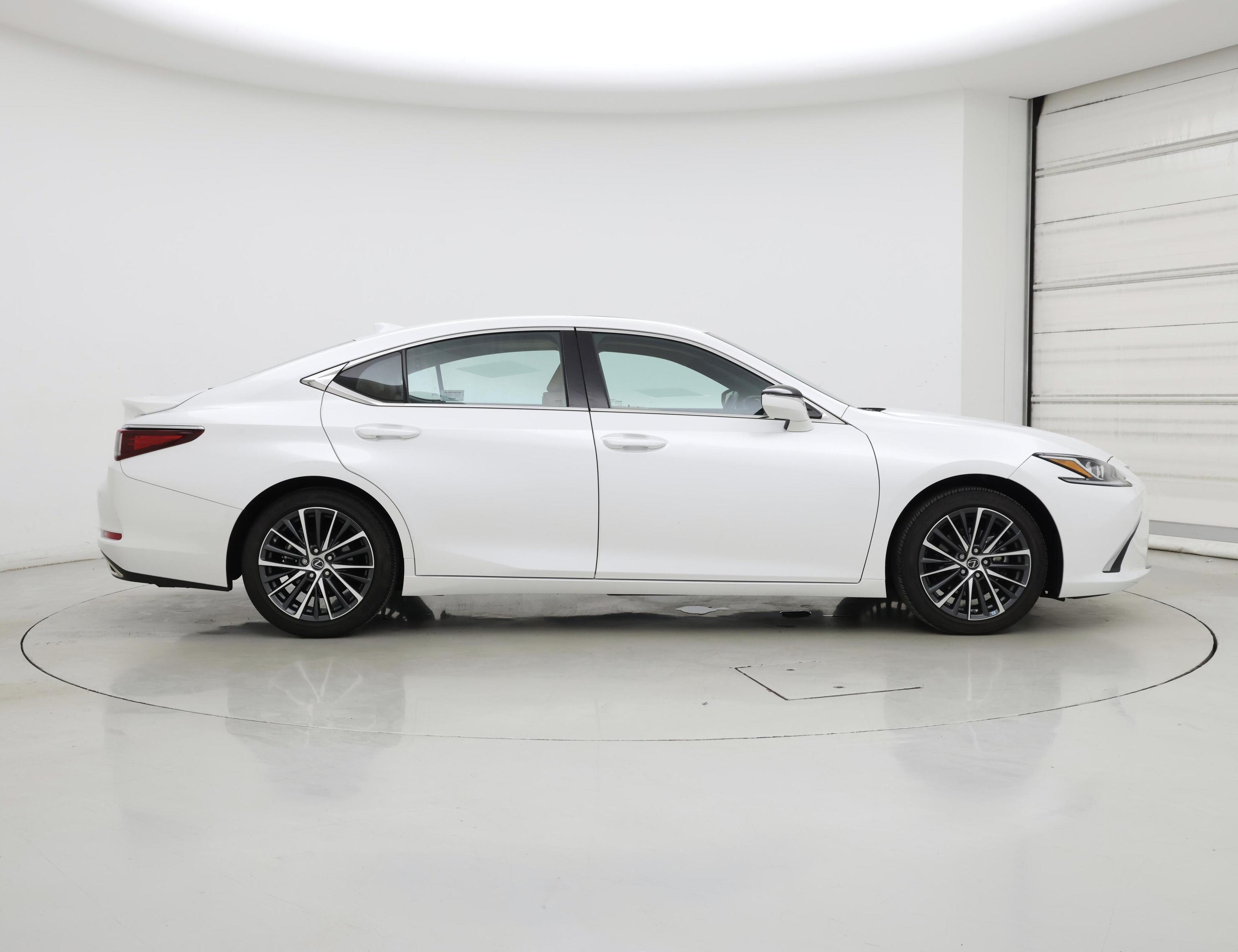 Thumbnail: 2023 Lexus ES - 7