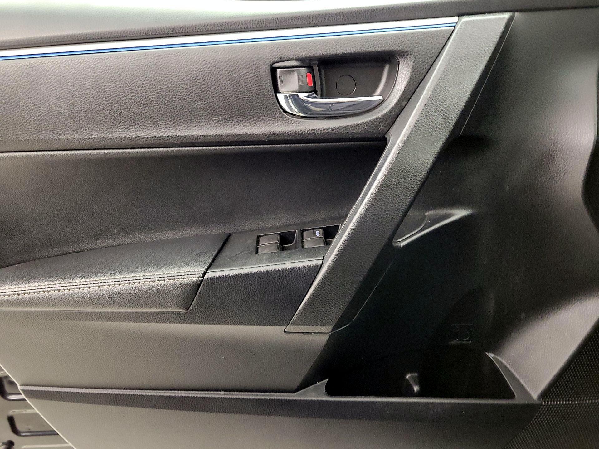 Thumbnail: 2014 Toyota Corolla - 12