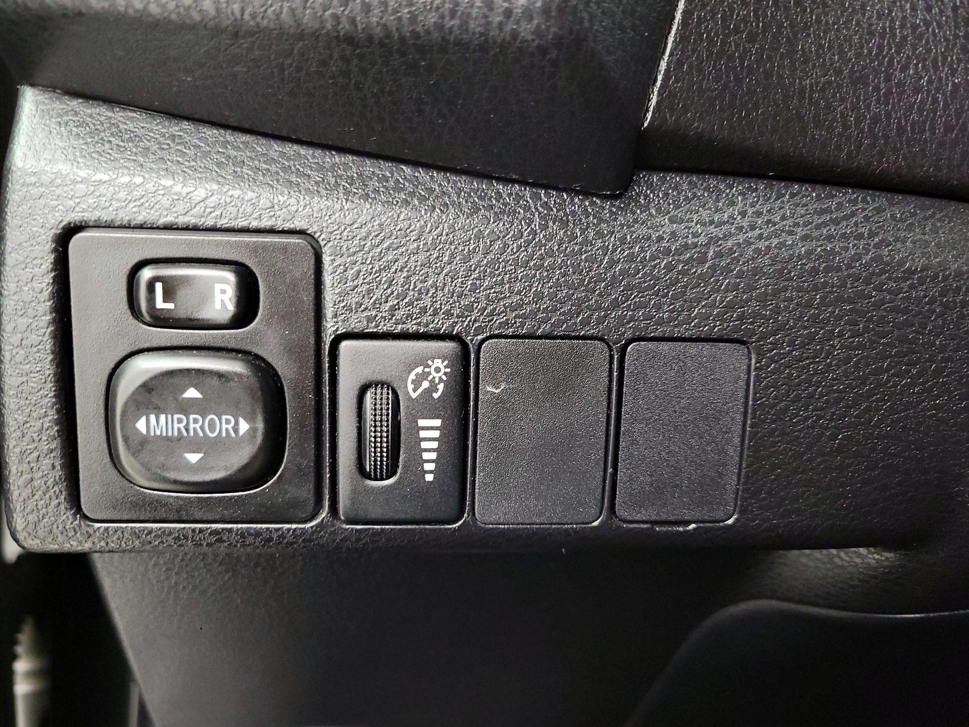 Thumbnail: 2014 Toyota Corolla - 13