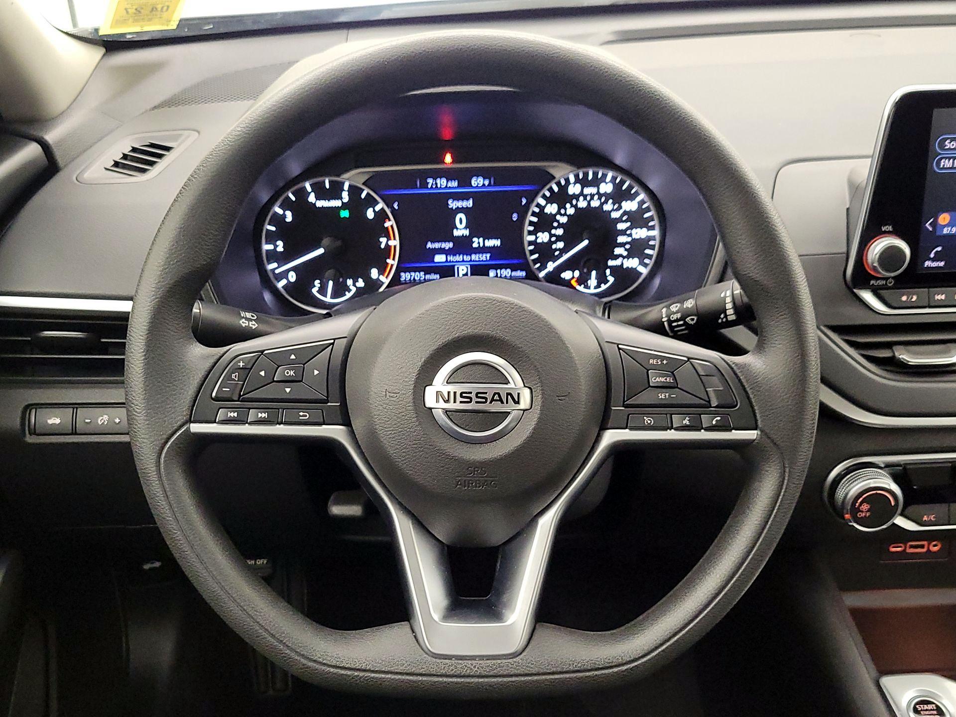 Thumbnail: 2022 Nissan Altima - 10