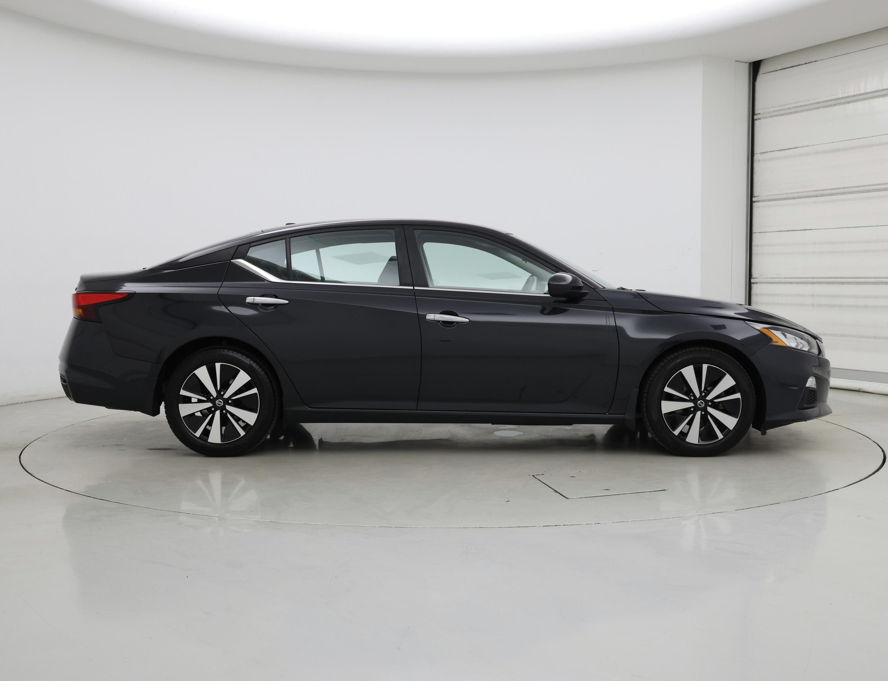 Thumbnail: 2022 Nissan Altima - 7
