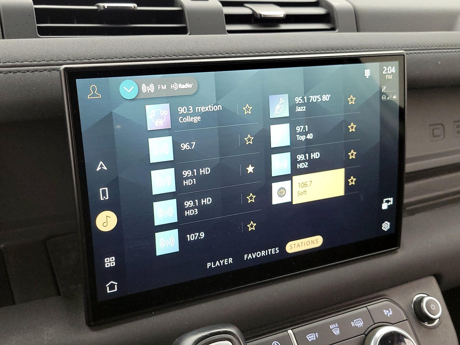 2023 Land Rover Defender X-Dynamic SE - Photo 17