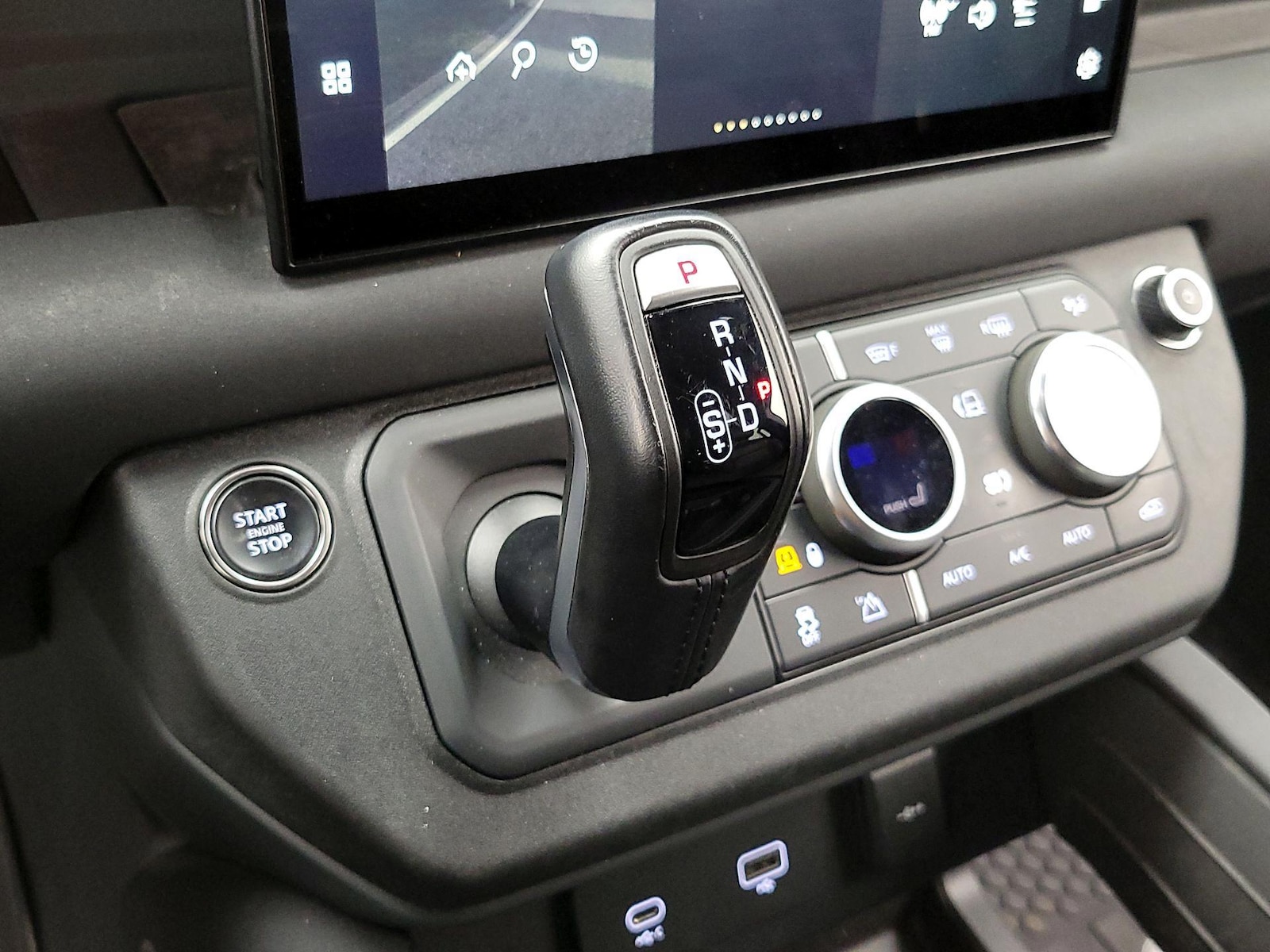 2023 Land Rover Defender X-Dynamic SE - Photo 19