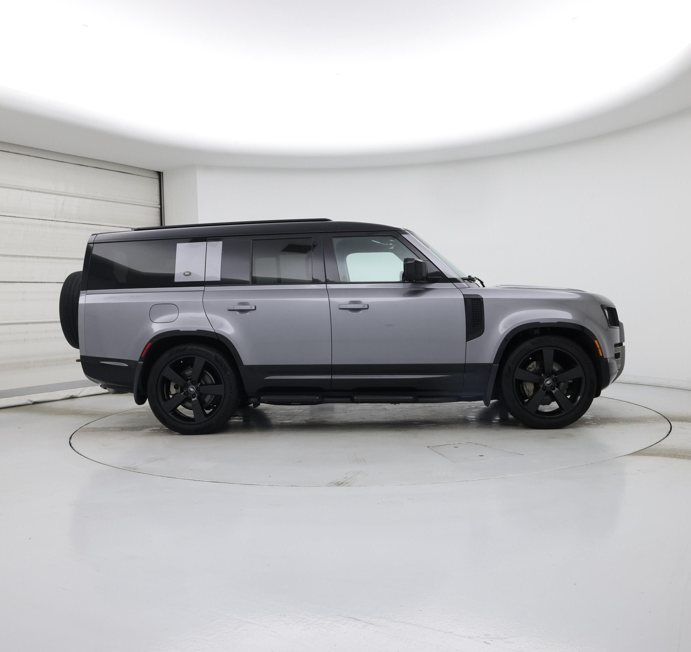 Thumbnail: 2023 Land Rover Defender - 7