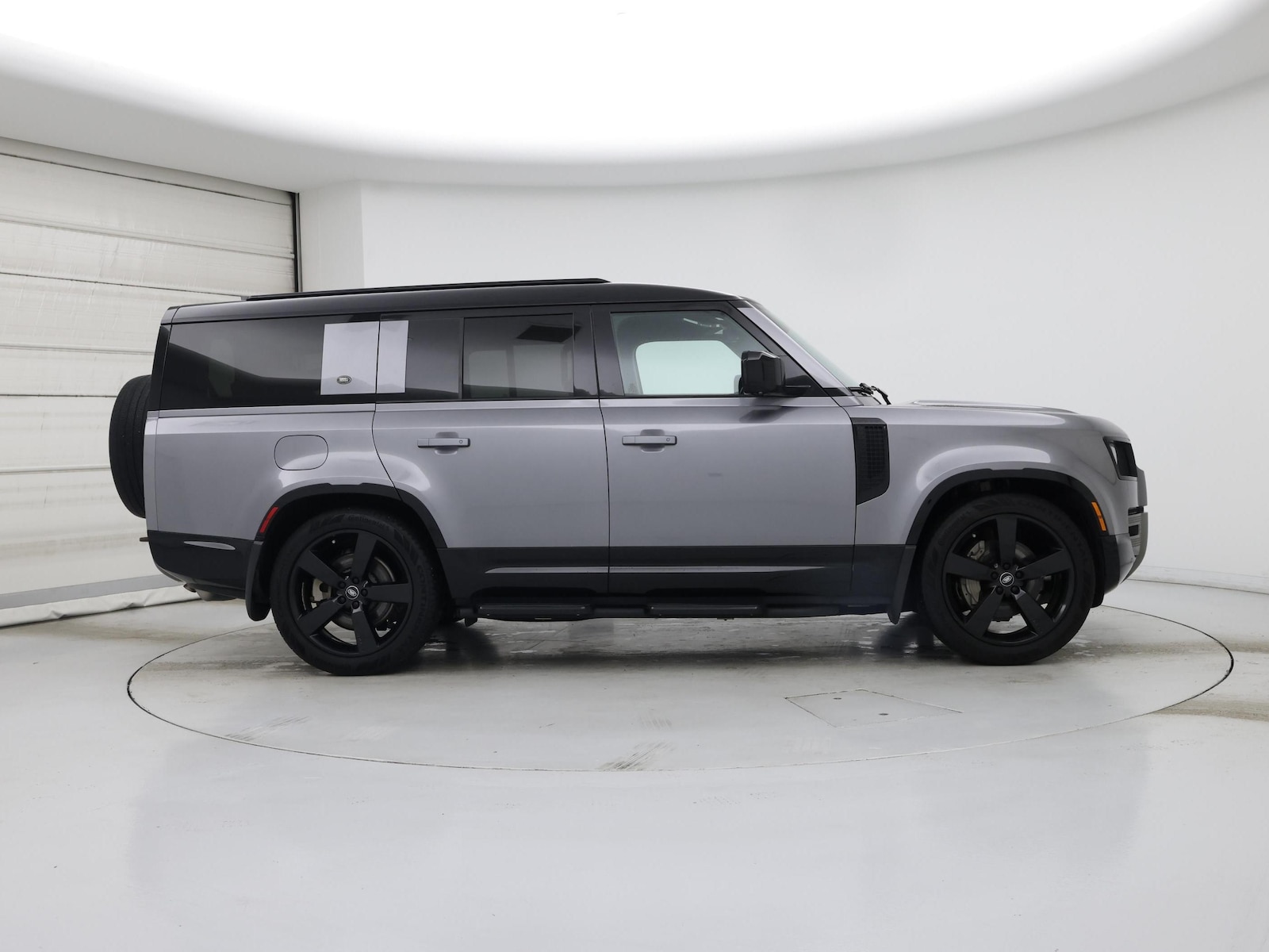 2023 Land Rover Defender X-Dynamic SE - Photo 8