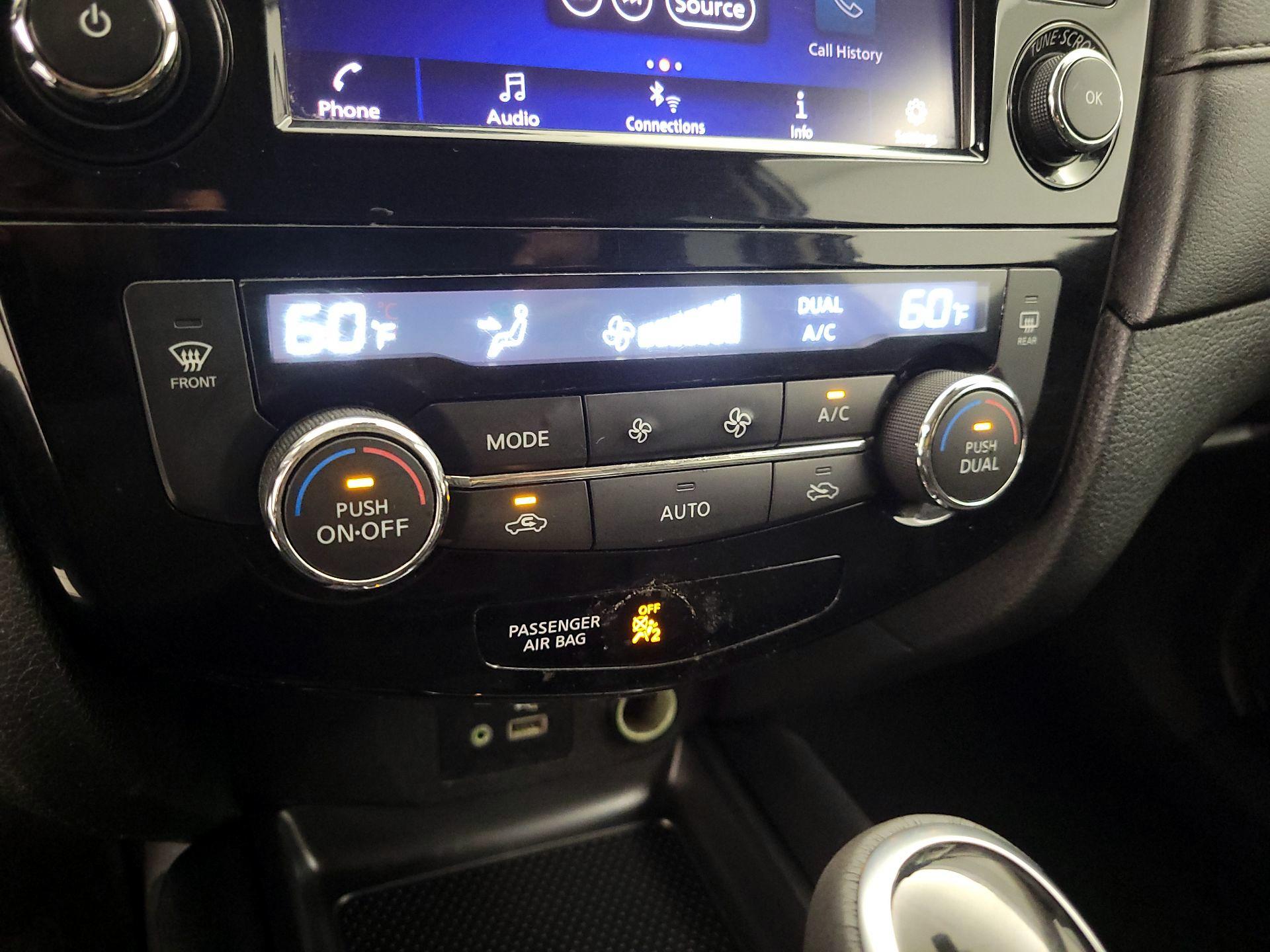 Thumbnail: 2019 Nissan Rogue - 16